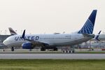 N36272 @ KORD - B738 United Airlines Boeing 737-824 N36272 at Chicago, O'Hare - by Mark Kalfas