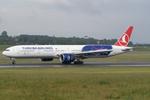 TC-LJJ @ LOWW - Turkish Airlines 777-300