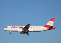 OE-LXD @ EKCH - OE-LXD landing rw 22L - by Erik Oxtorp