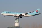 HL7624 @ LOWW - Korean Air Cargo 747-8 - by Andy Graf