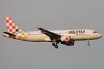 EC-NOS @ LOWW - Volotea A320 - by Andy Graf