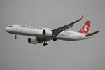TC-LSR @ LMML - Turkish Airlines Airbus A321-271NX reg TC-LSR approaching RW13 Malta. - by raymond