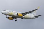EC-MNZ @ LOWW - Vueling A320 - by Andy Graf