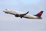 N240SY @ KDTW - SKW/DAL E175 zx dtw-mke - by Florida Metal
