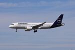 D-AINR @ ESSA - Rwy 19L - by wijken
