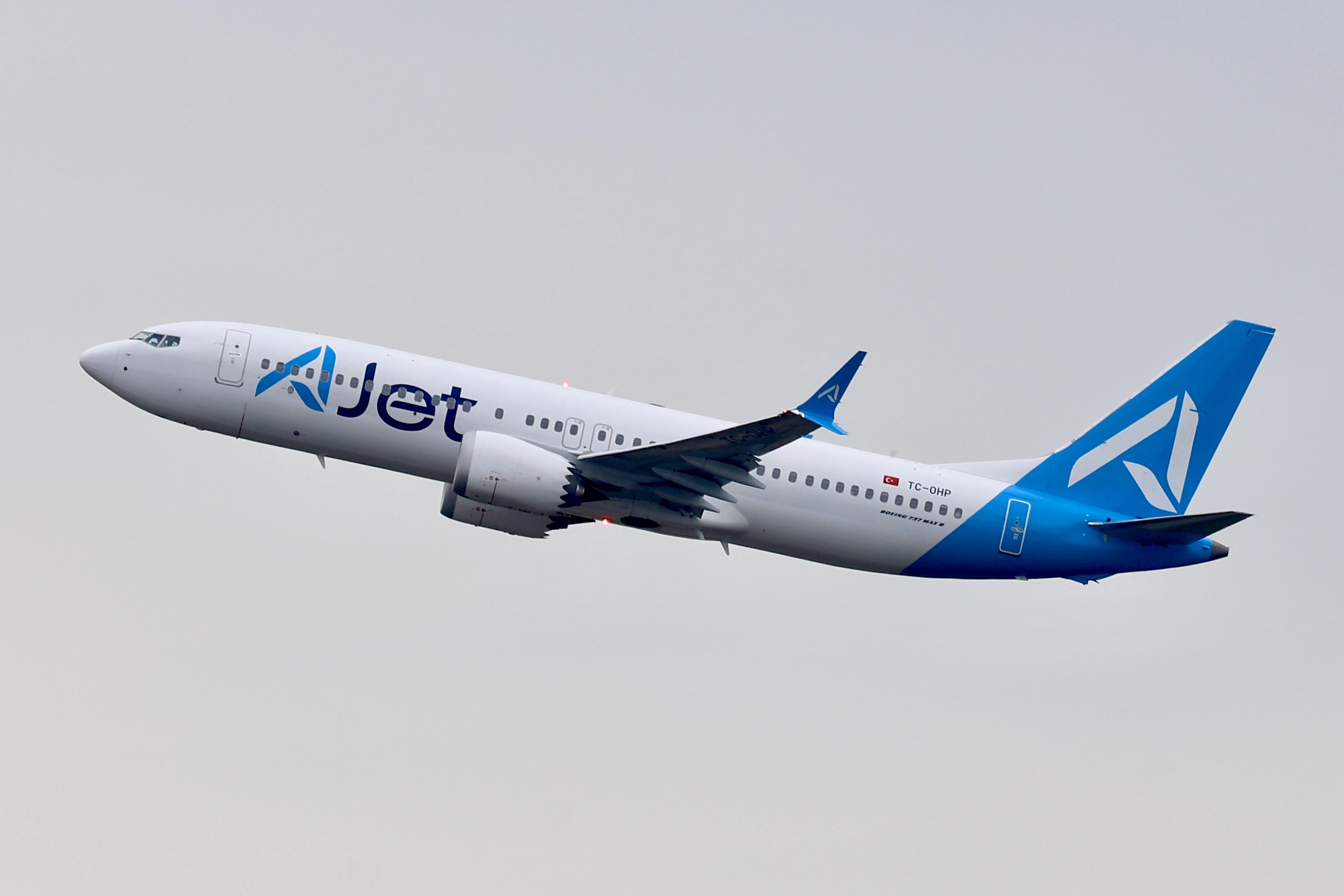 TC-OHP @ ESSA - Rwy 19R - by wijken