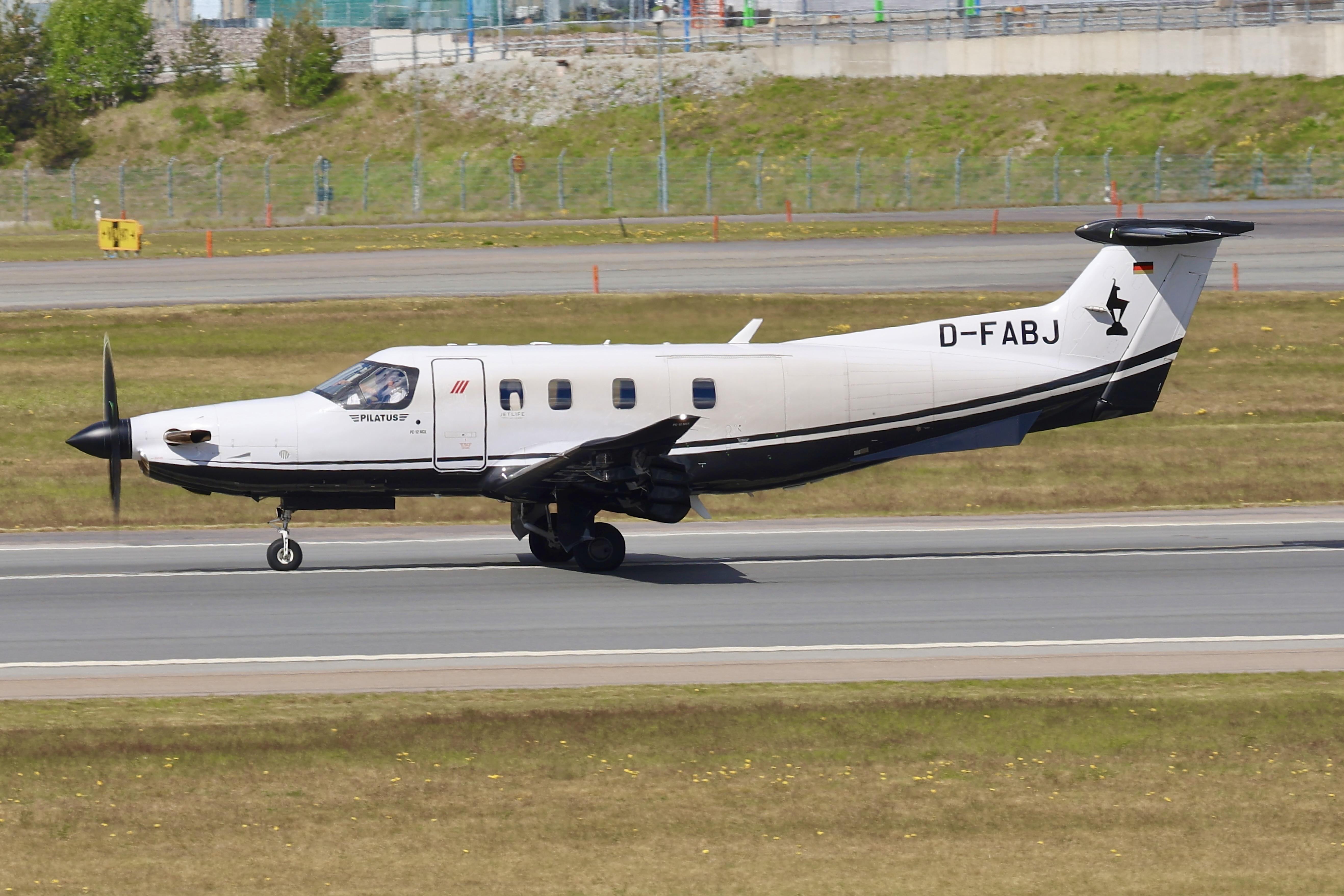 D-FABJ @ ESSA - Rwy 19L - by wijken