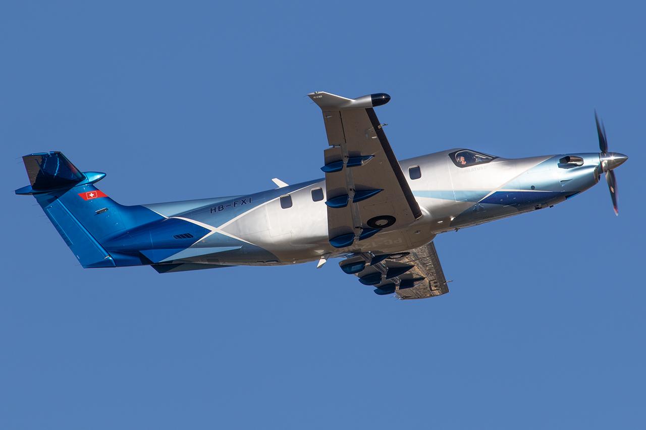 HB-FXI @ LOWS - Untitled PC12 - by Andy Graf