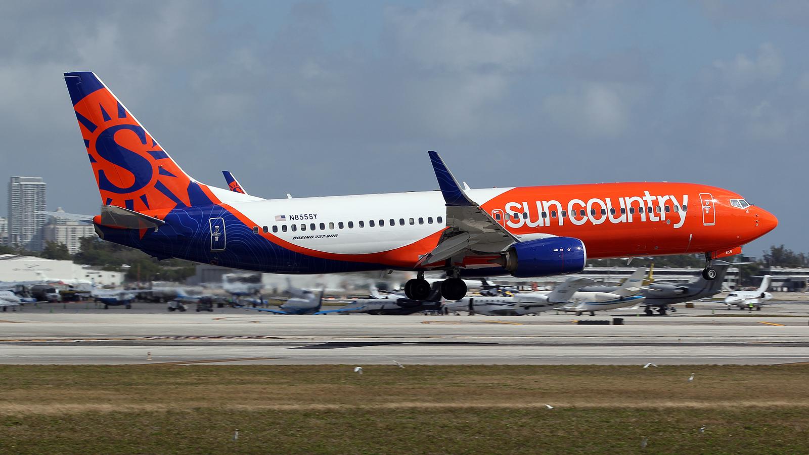 N855SY @ FLL - at fll - by Ronald