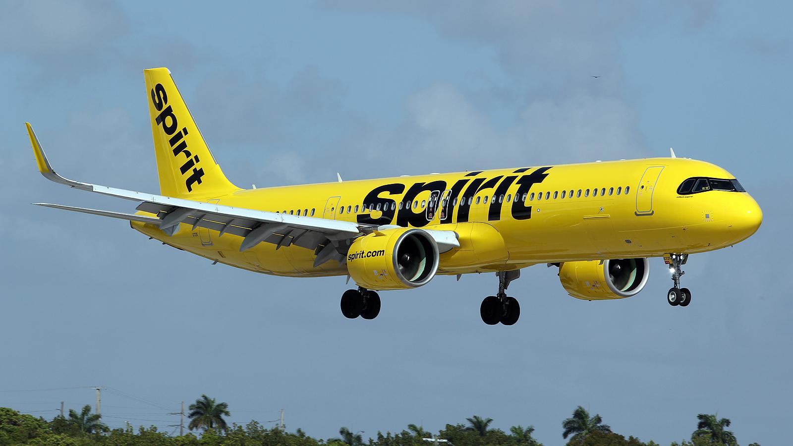 N725NK @ FLL - at fll - by Ronald