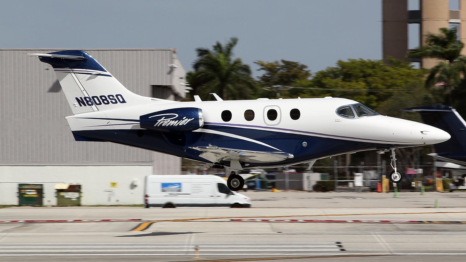 N808SQ @ FLL - at fll - by Ronald