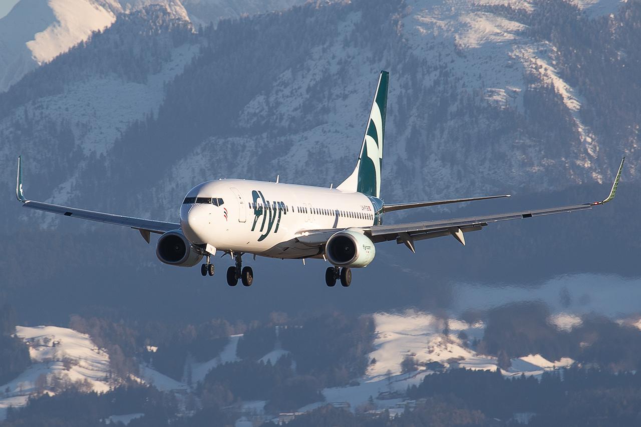G-TUMS @ LOWS - Flyr 737-800 - by Andy Graf