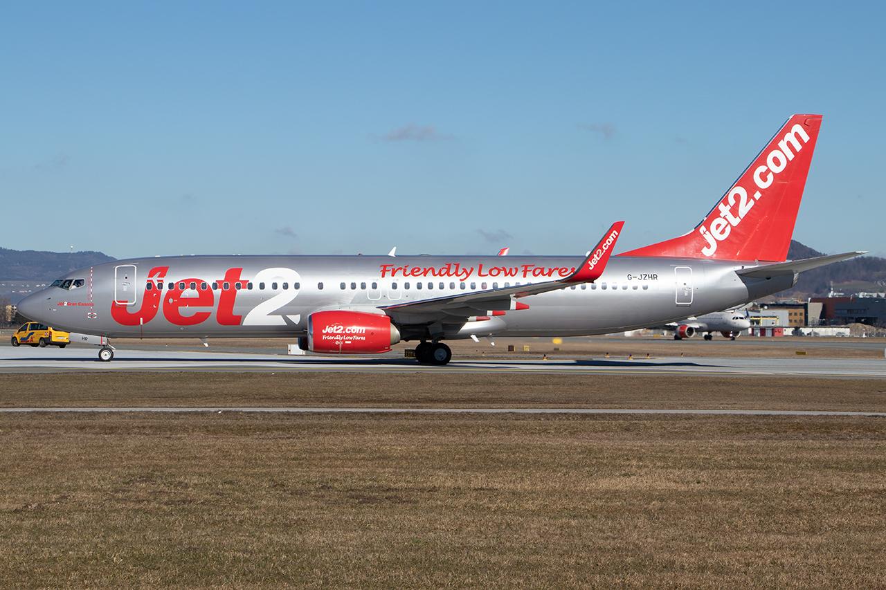 G-JZHR @ LOWS - Jet2 737-800 - by Andy Graf