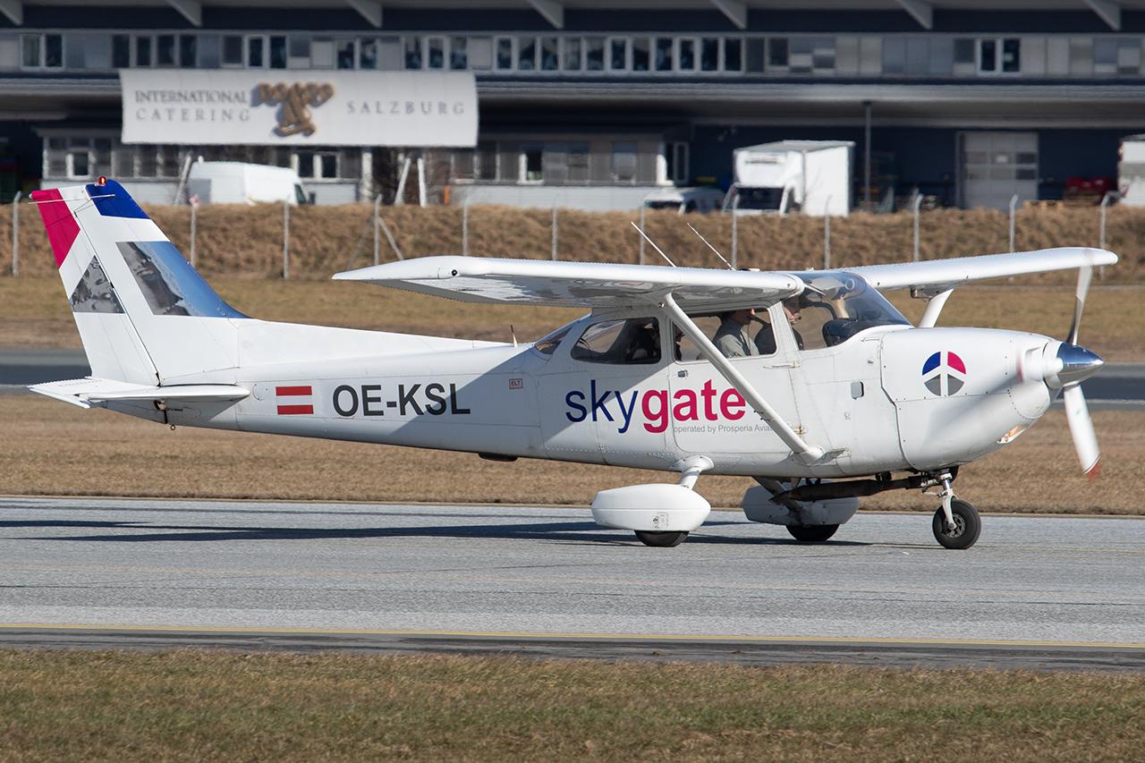 OE-KSL @ LOWS - Untitled Cessna 172 - by Andy Graf