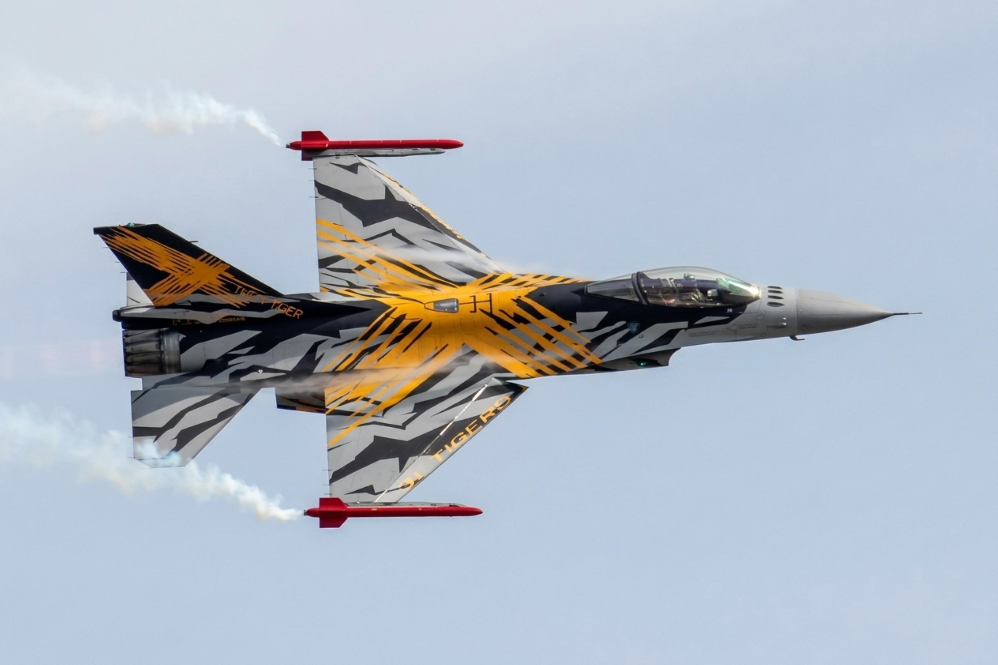 FA-136 @ EGVA - FA-136 General Dynamics F-16AM Fighting Falcon Belgian Air Component RIAT RAF Fairford
 - by PhilR
