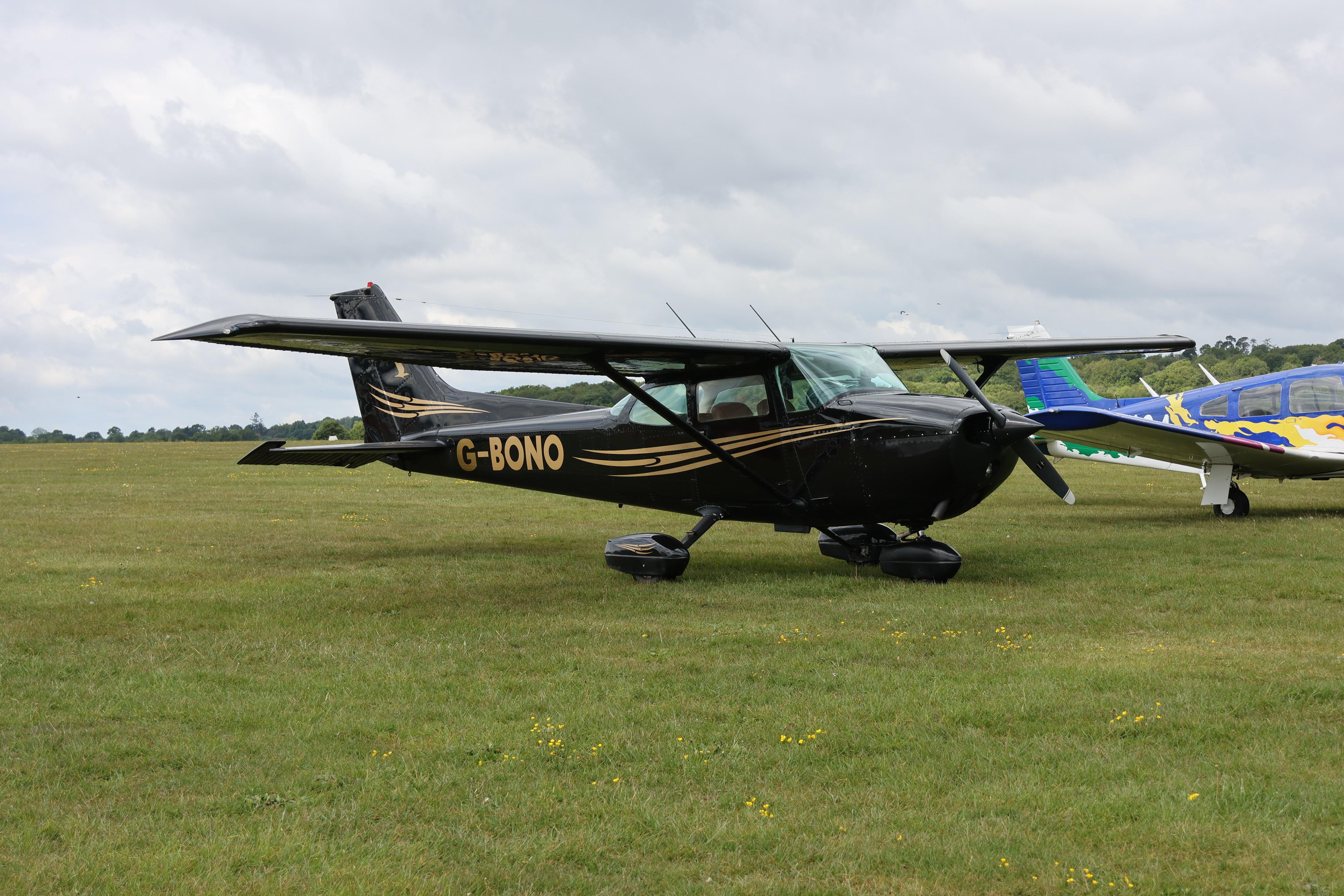 G-BONO @ EGTB - G-BONO 1977 Cessna 172N Skyhawk Private Flyer Fest Booker 
 - by PhilR