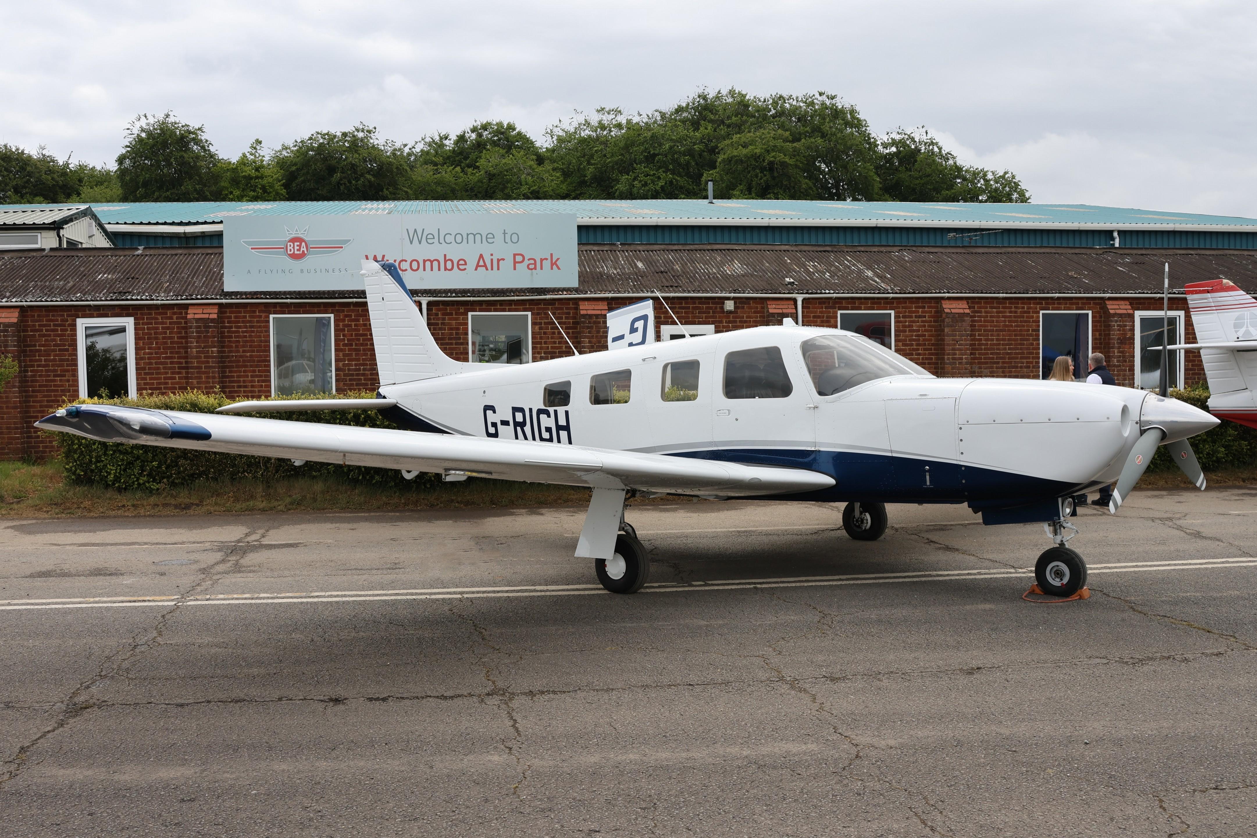 G-RIGH @ EGTB - G-RIGH 1998 Piper PA-32R-301 Saratoga SP Private Flyer Fest Booker 
 - by PhilR