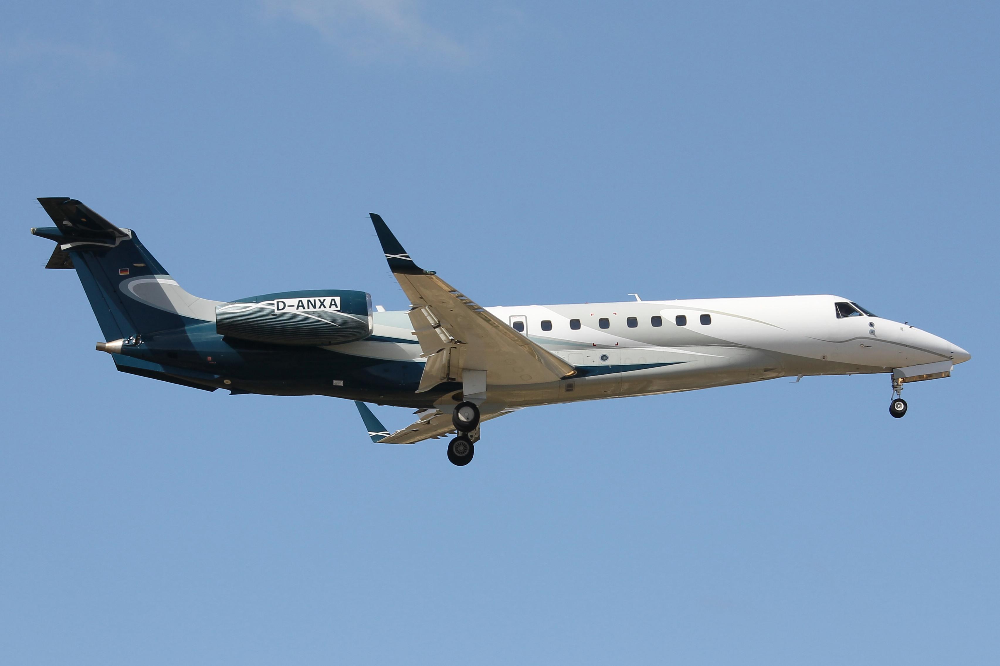 D-ANXA @ LMML - Embraer EMB-135BJ Legacy 650 reg D-ANXA of Vistajet Germany landing in Malta RW13. - by raymond