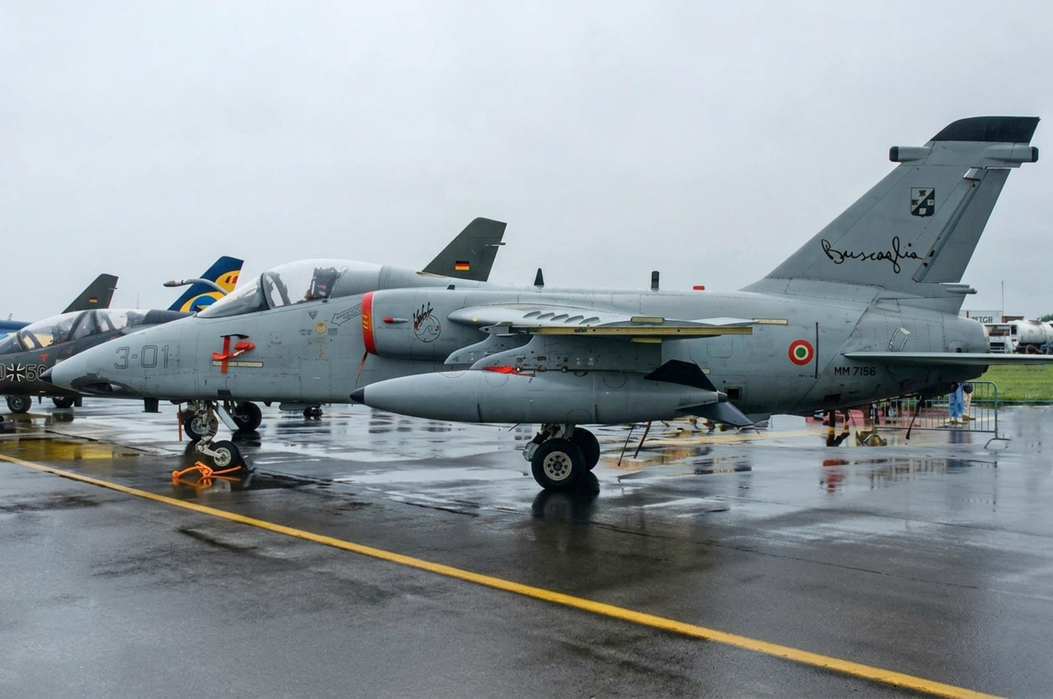 MM7135 @ EGVA - MM7135 1991 Aeromacchi AMX Centaur ItalAF IAT  - by PhilR