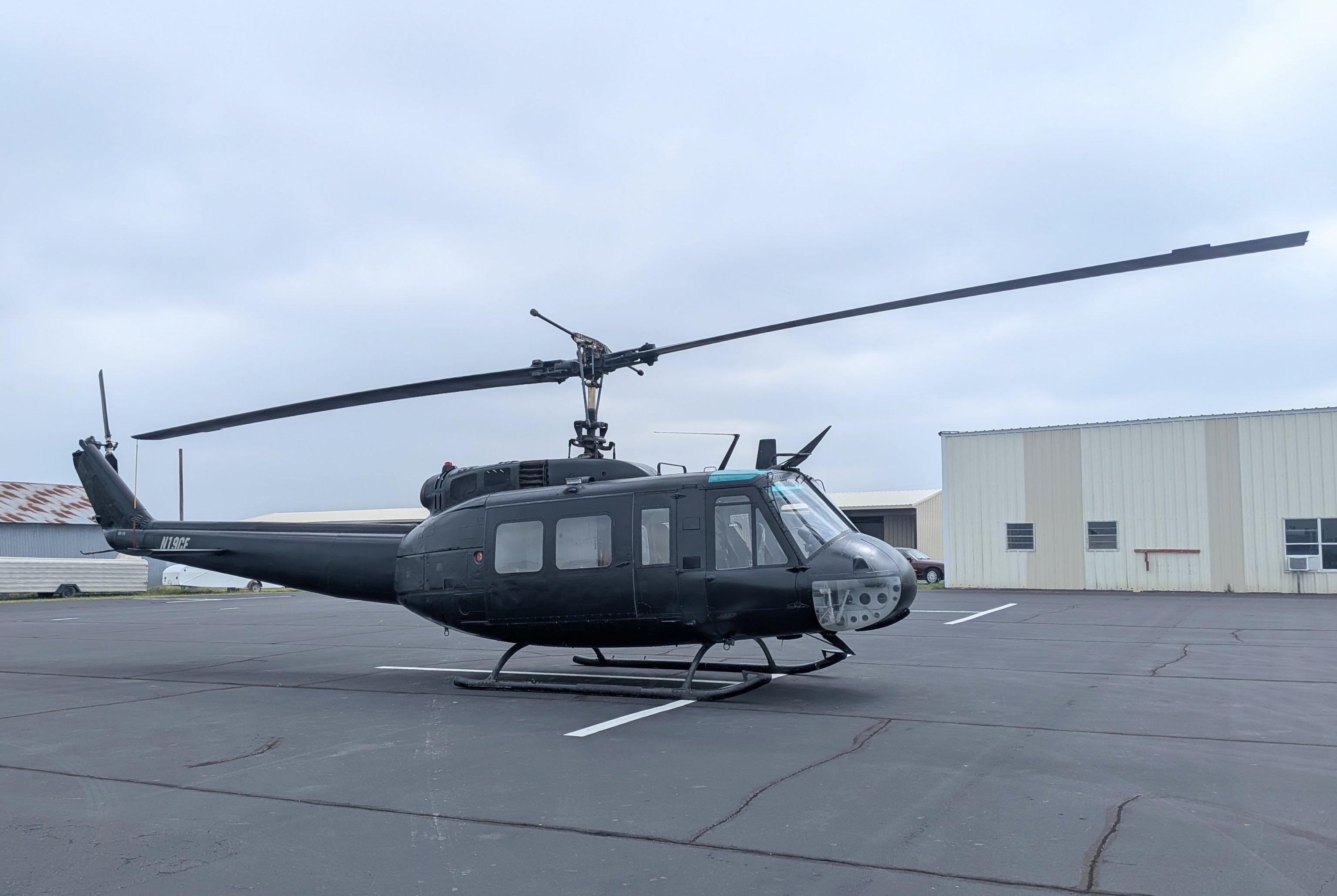 N19CF @ KMNZ - Movie star Huey at rest.  - by Ztex