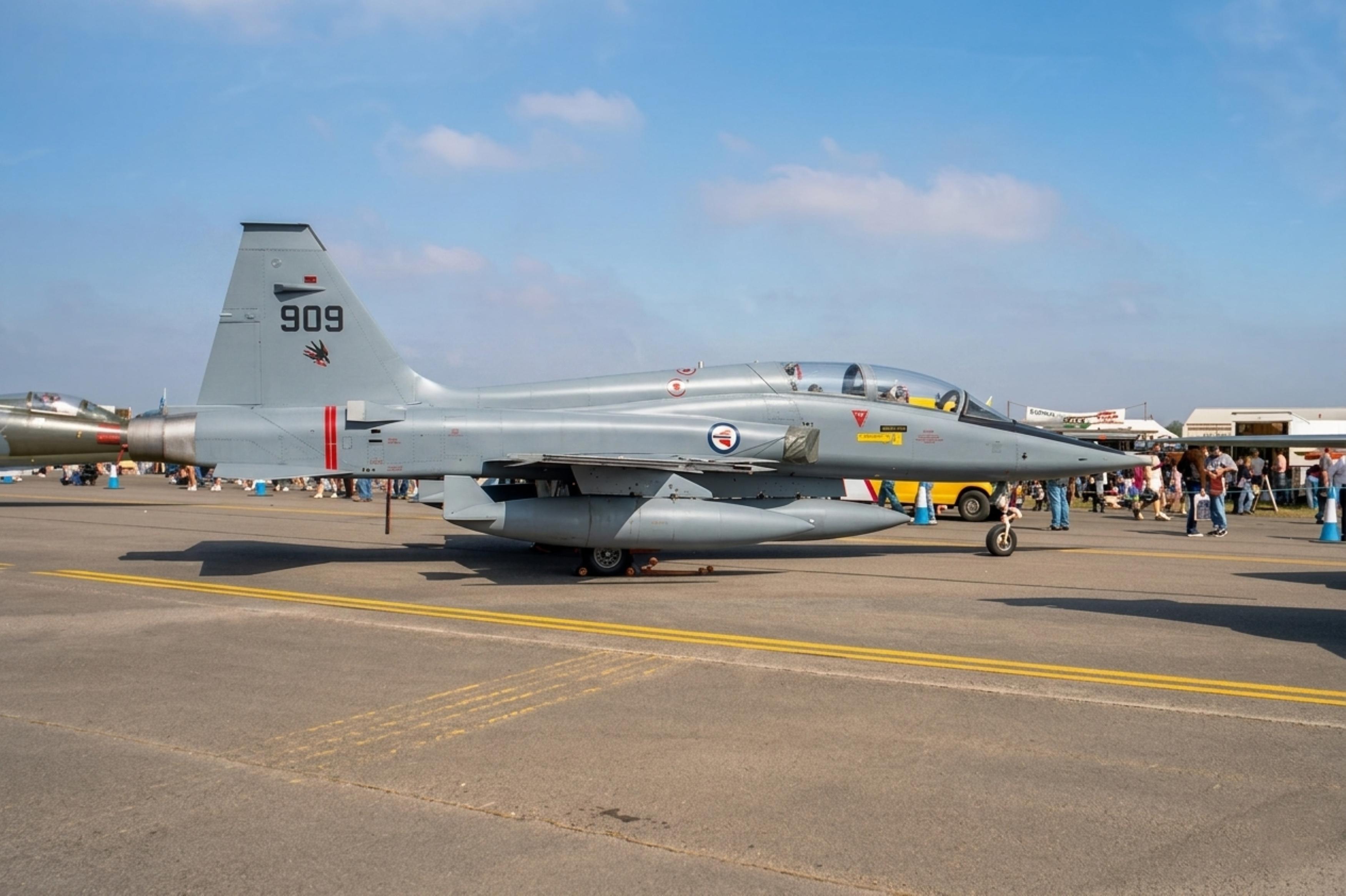 909 @ EGVA - 909 1969 Northrop F-105B Freedom Fighter RNorWAF RIAT
 - by PhilR