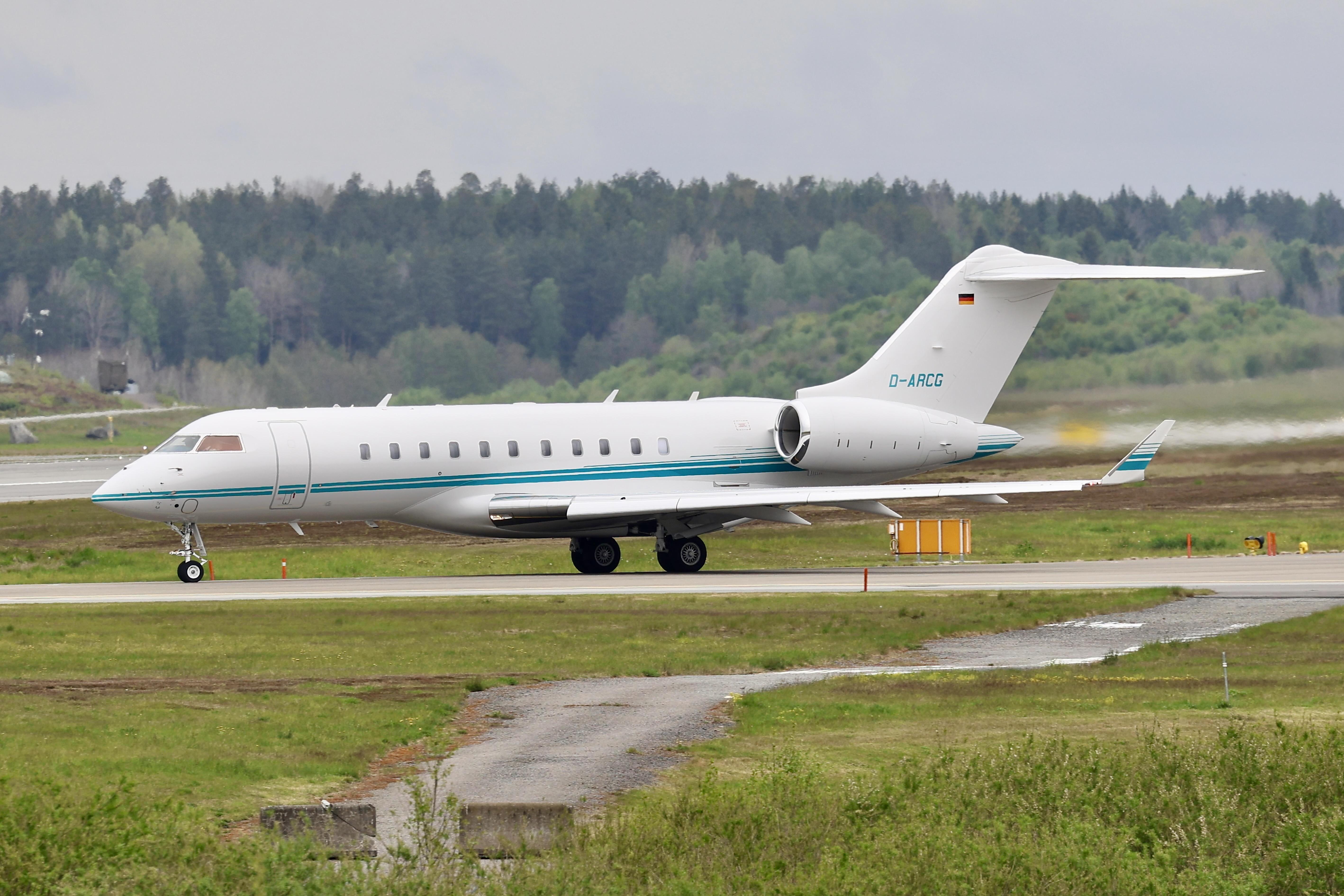 D-ARCG @ ESSA - Rwy 01L - by wijken