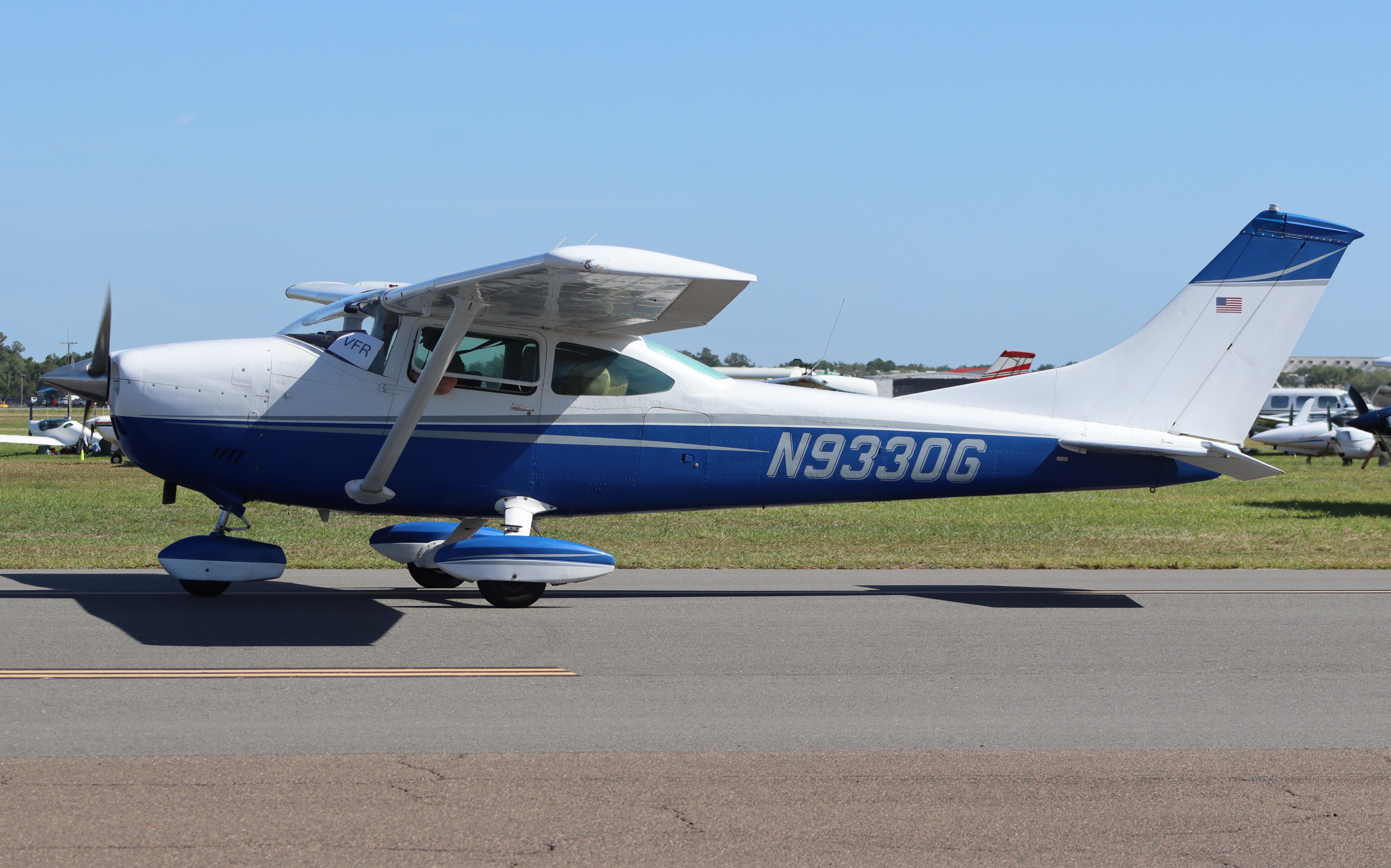 N9330G @ KLAL - Cessna 182P - by MarkPasqualino