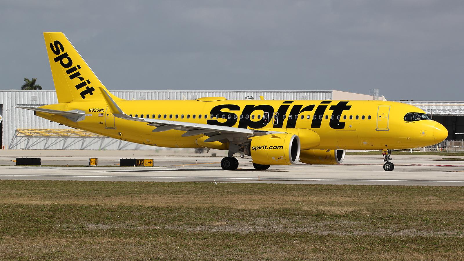 N990NK @ FLL - at fll - by Ronald