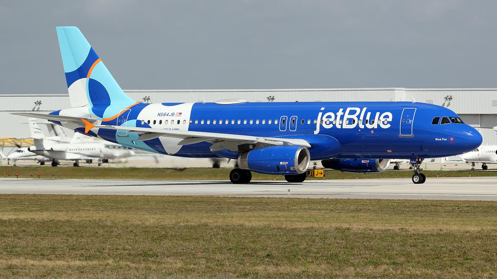 N584JB @ FLL - at fll - by Ronald