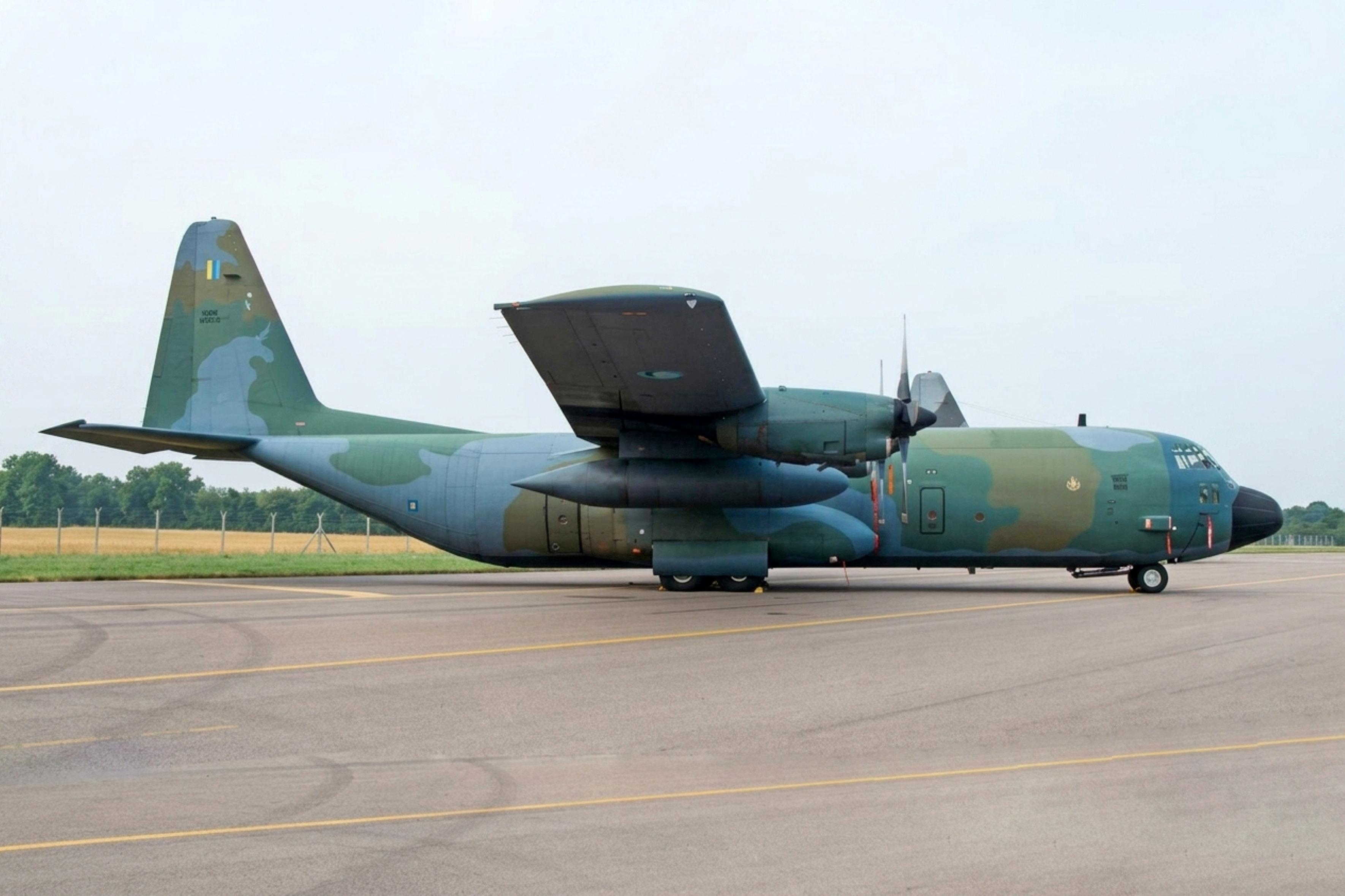 M30-10 @ EGVA - M30-10 1992 Lockheed C-130H-30 Hercules RMalaysianAF IAT 
 - by PhilR