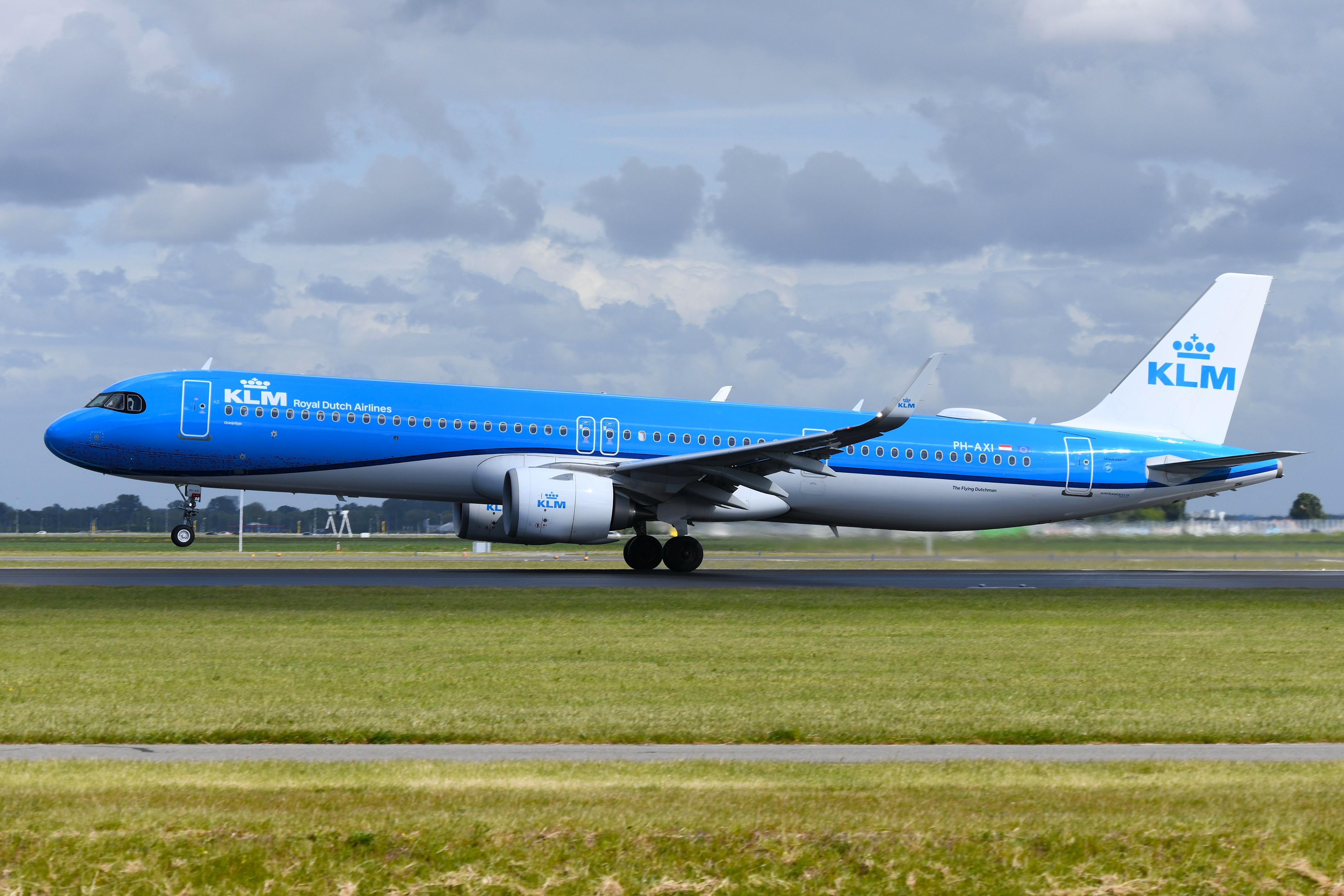PH-AXI - KLM A321N rotating - by FerryPNL