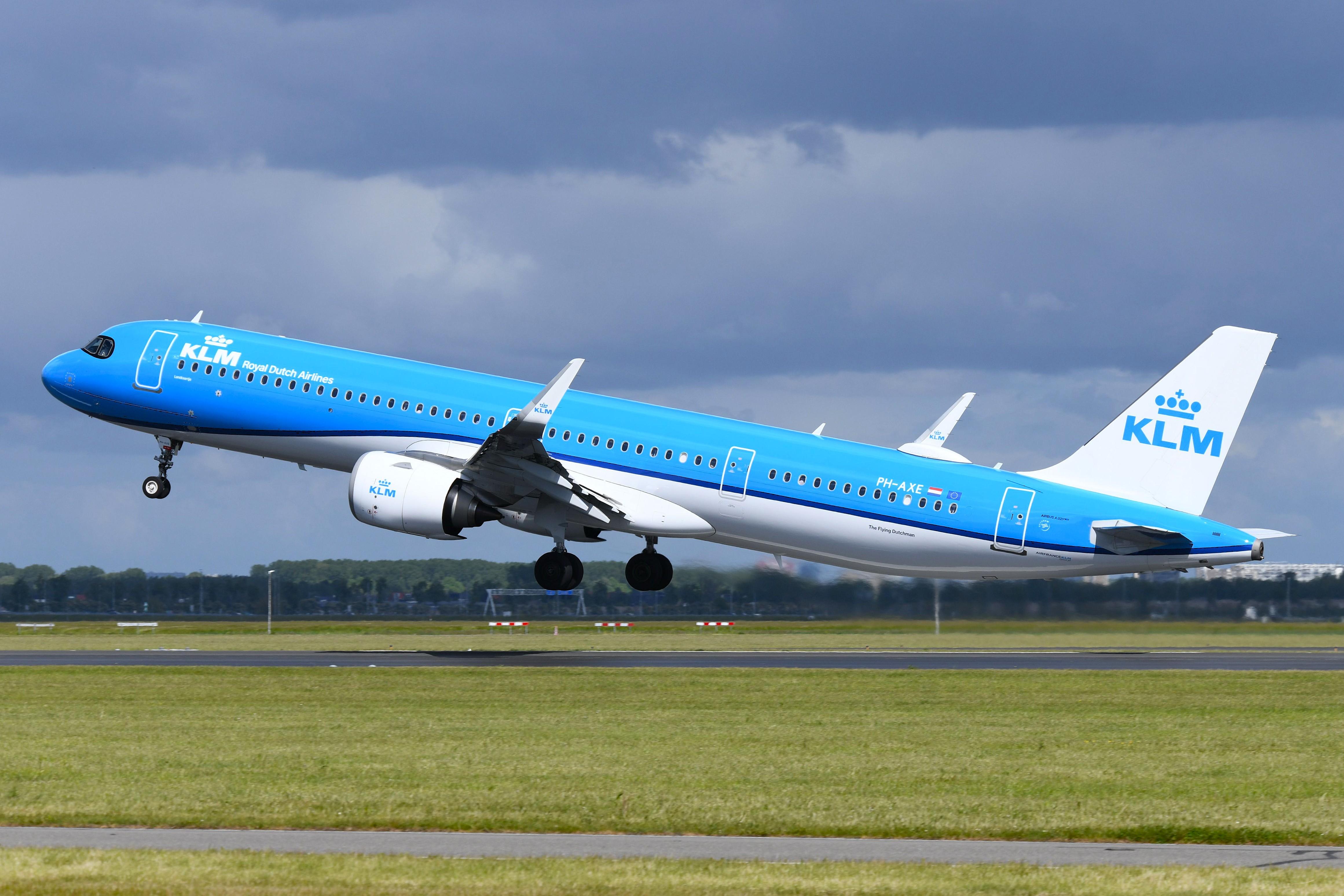 PH-AXE @ EHAM - KLM A321N lifting-off - by FerryPNL
