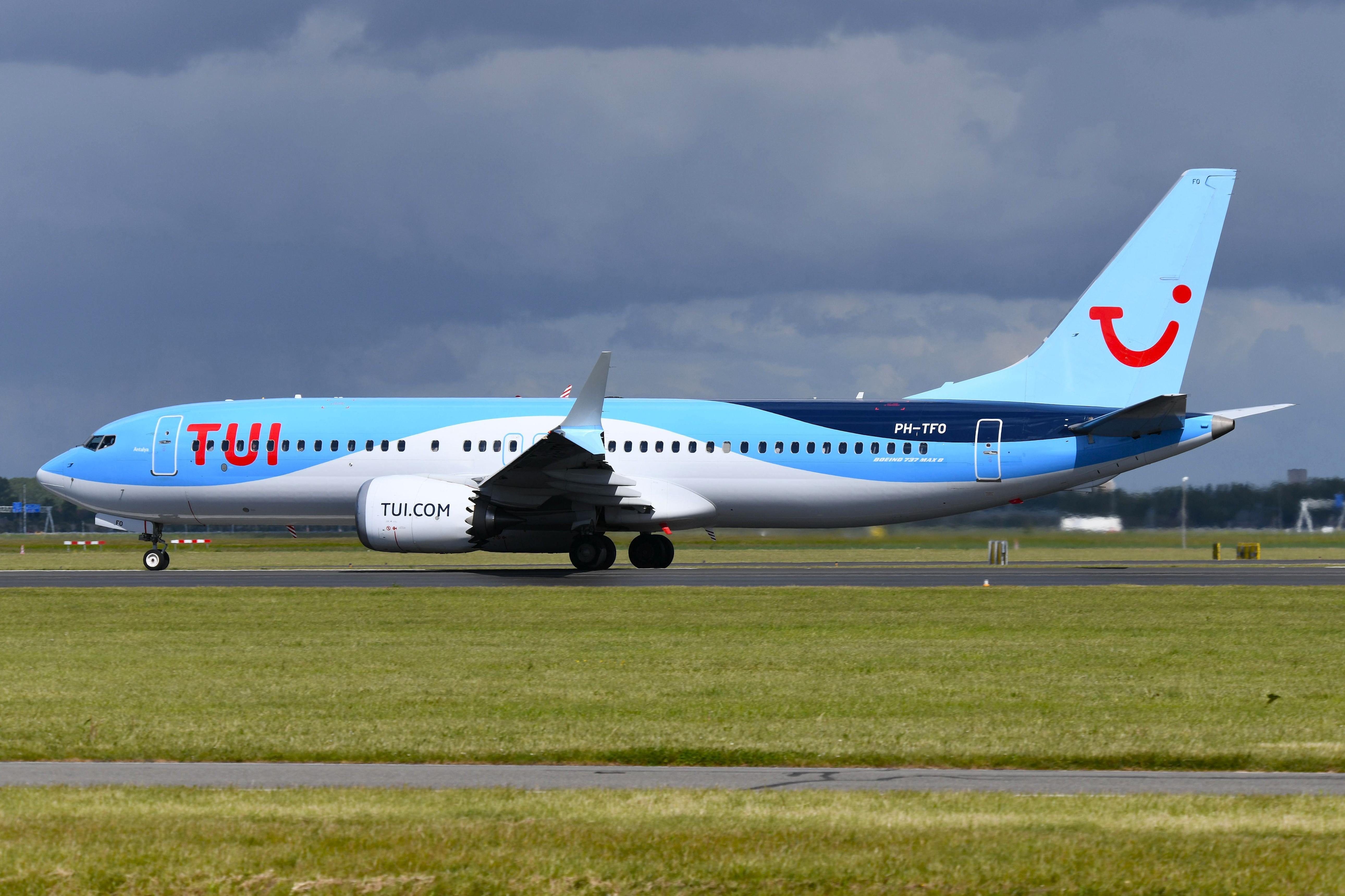 PH-TFO @ AMS - TUI B738M departing - by FerryPNL