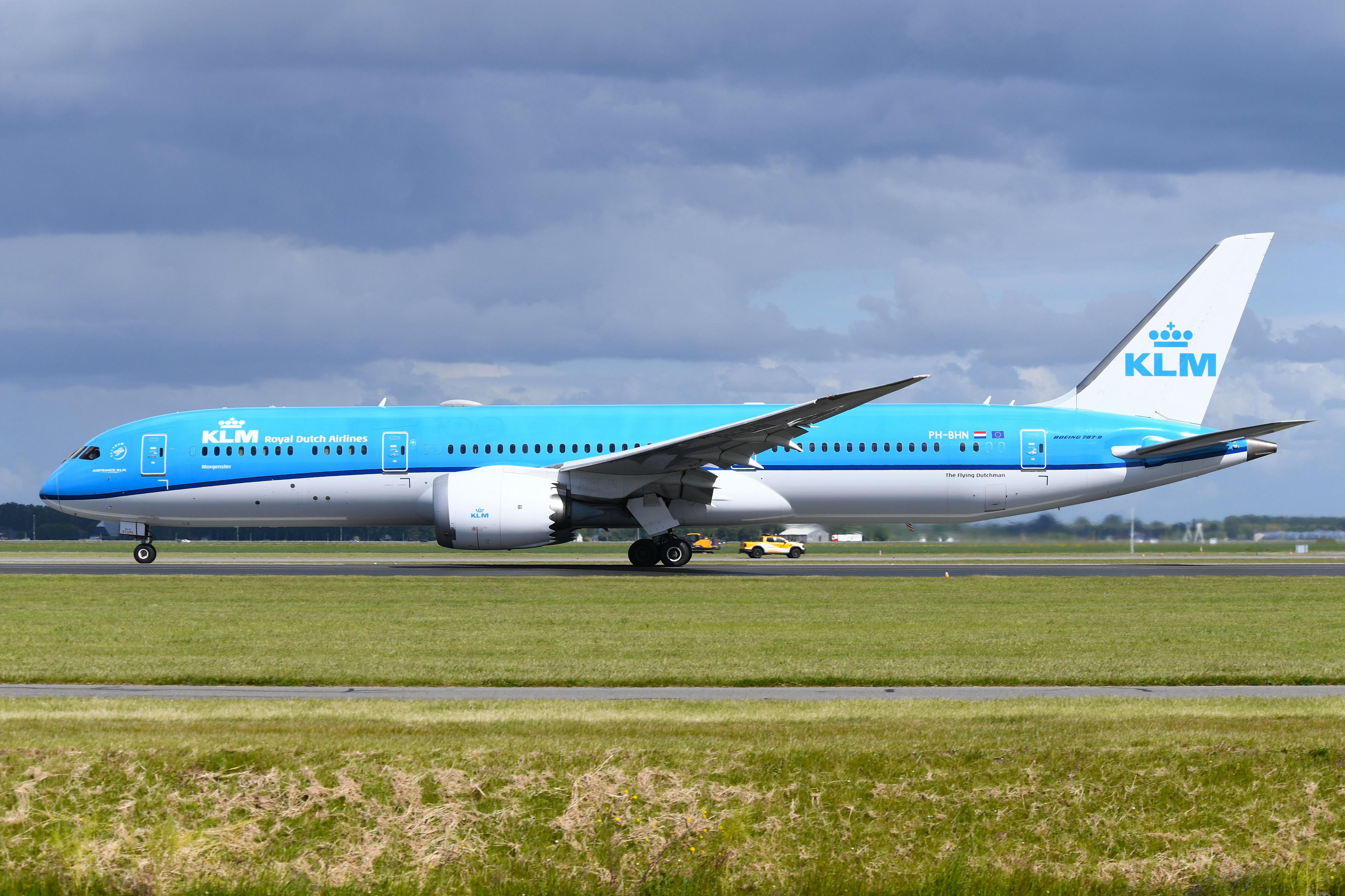 PH-BHN @ EHAM - KLM B789 - by FerryPNL