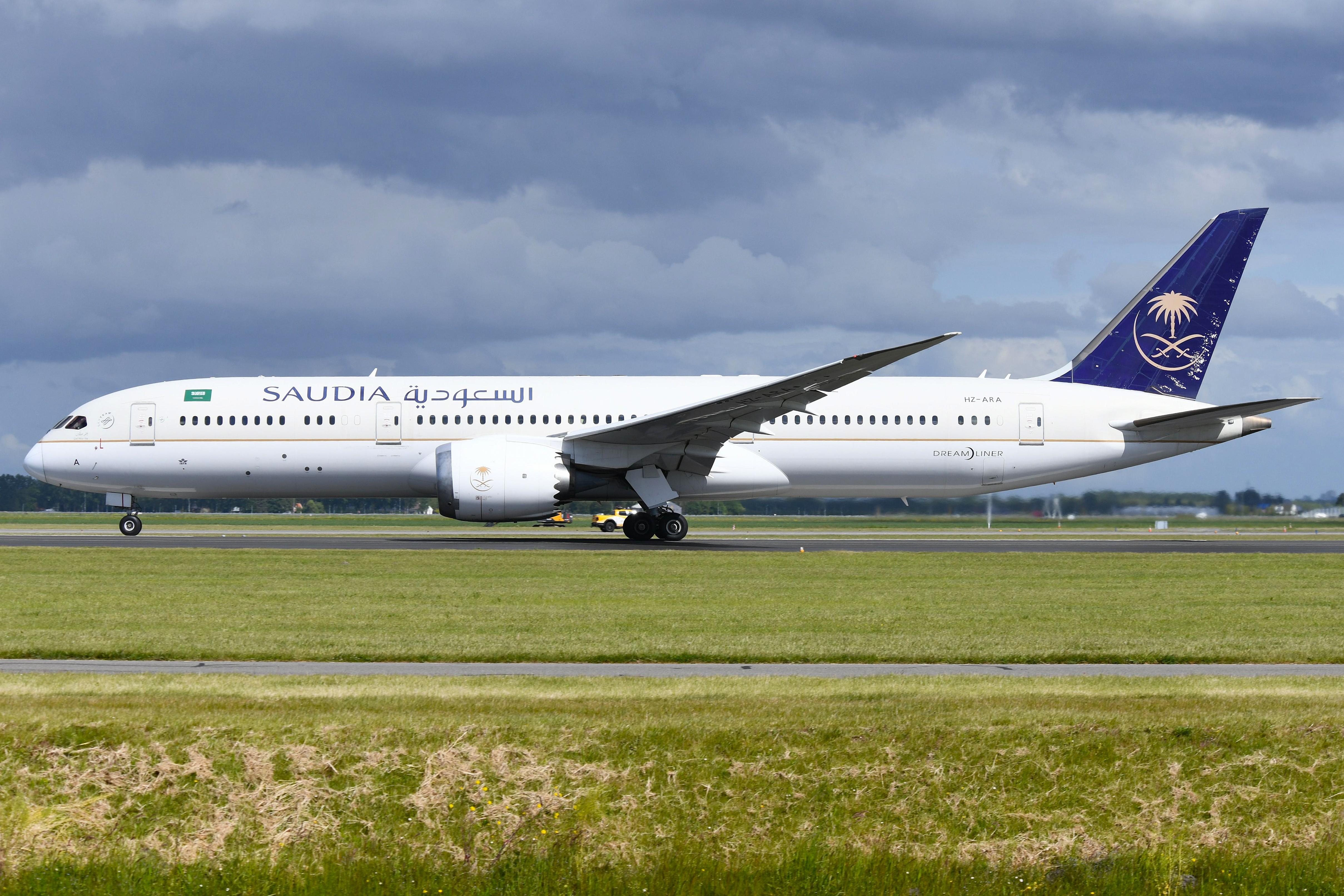 HZ-ARA @ EHAM - Saudia B789 departing for JED - by FerryPNL
