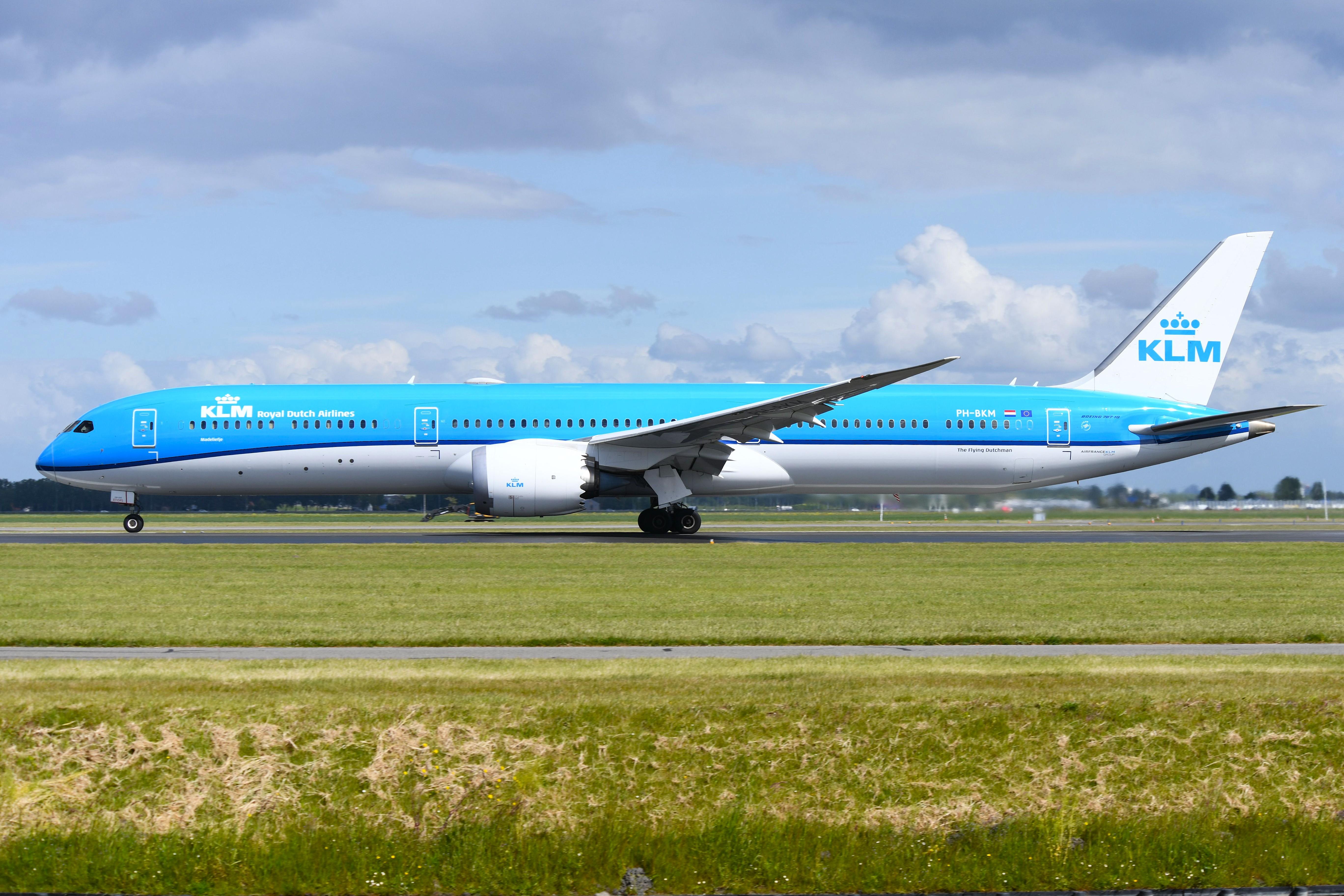 PH-BKM @ EHAM - KLM B787-10 departing AMS - by FerryPNL