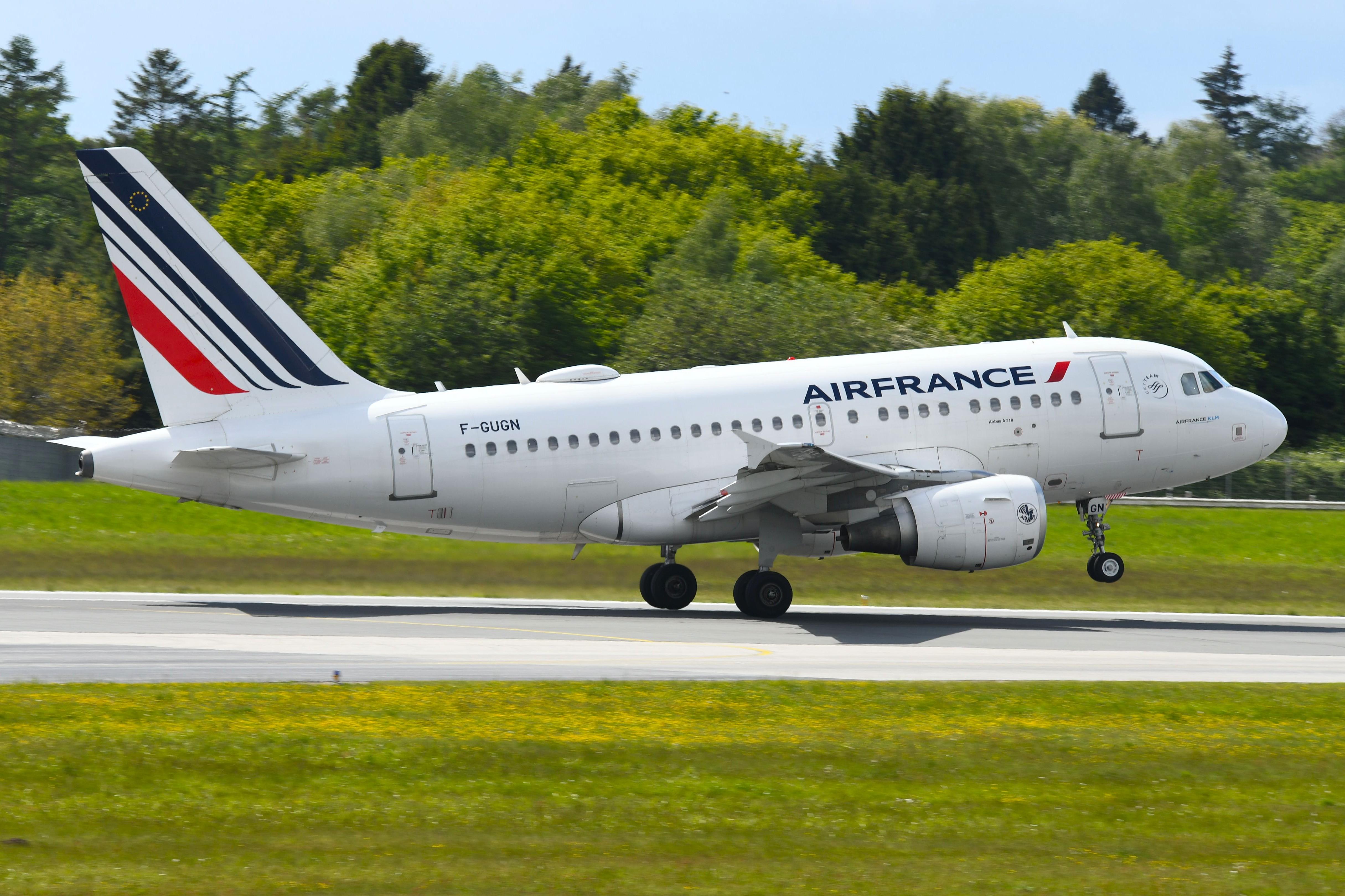 F-GUGN @ EDDH - Air France A318 rotating - by FerryPNL