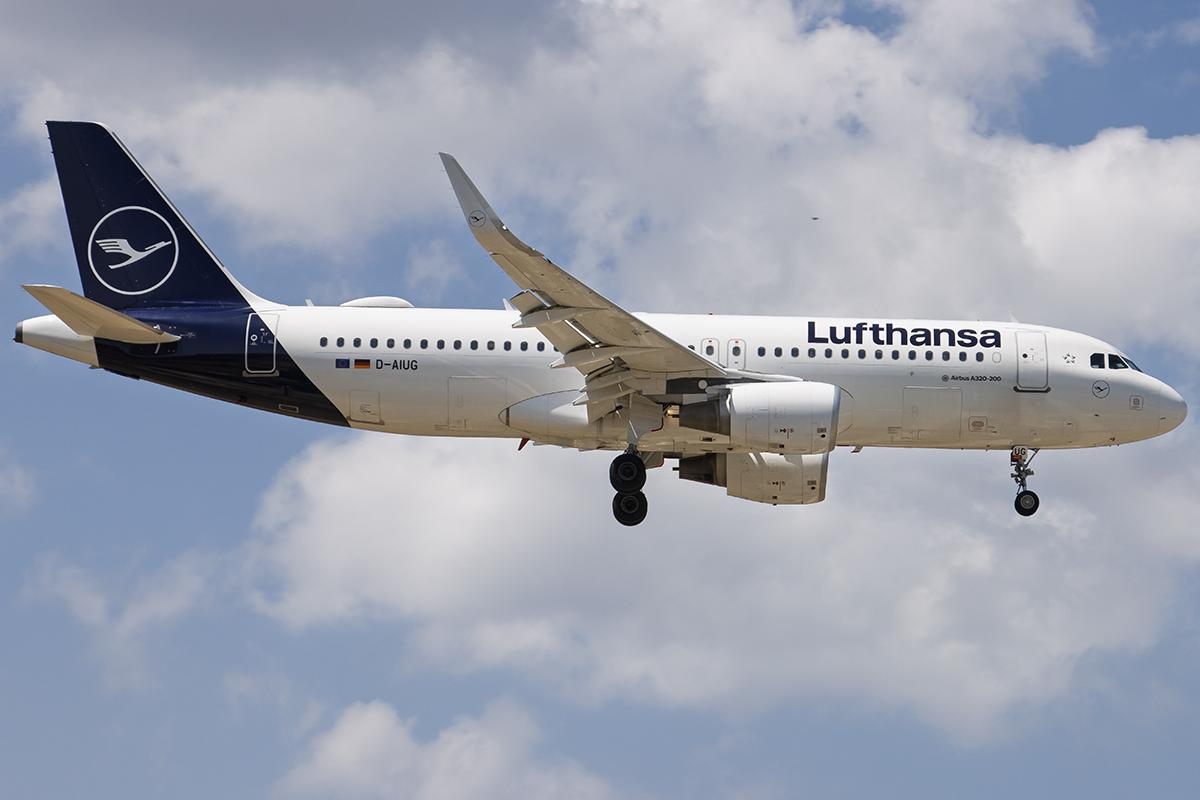 D-AIUG photo, click to enlarge