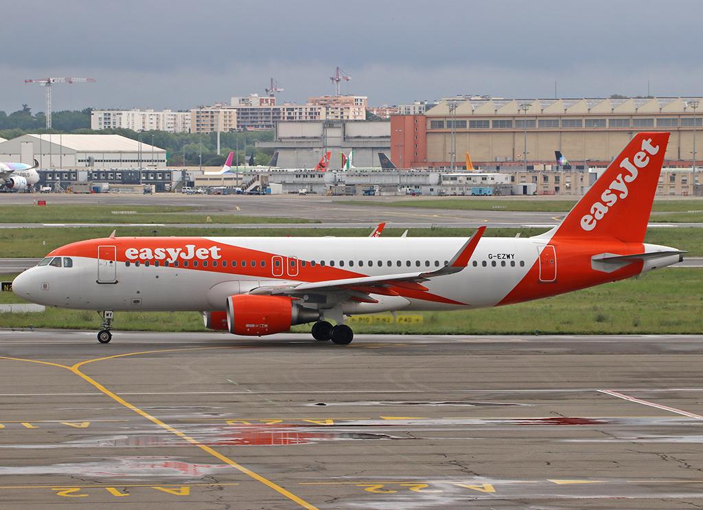 G-EZWY photo, click to enlarge