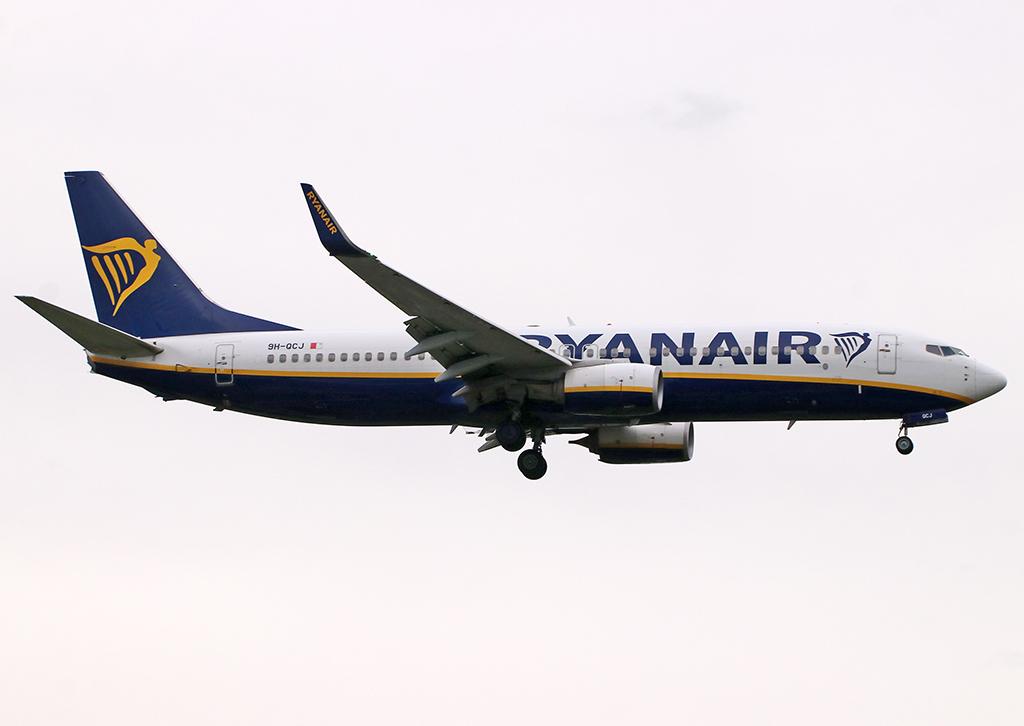 9H-QCJ @ LFBO - Landing rwy 14R - by Shunn311