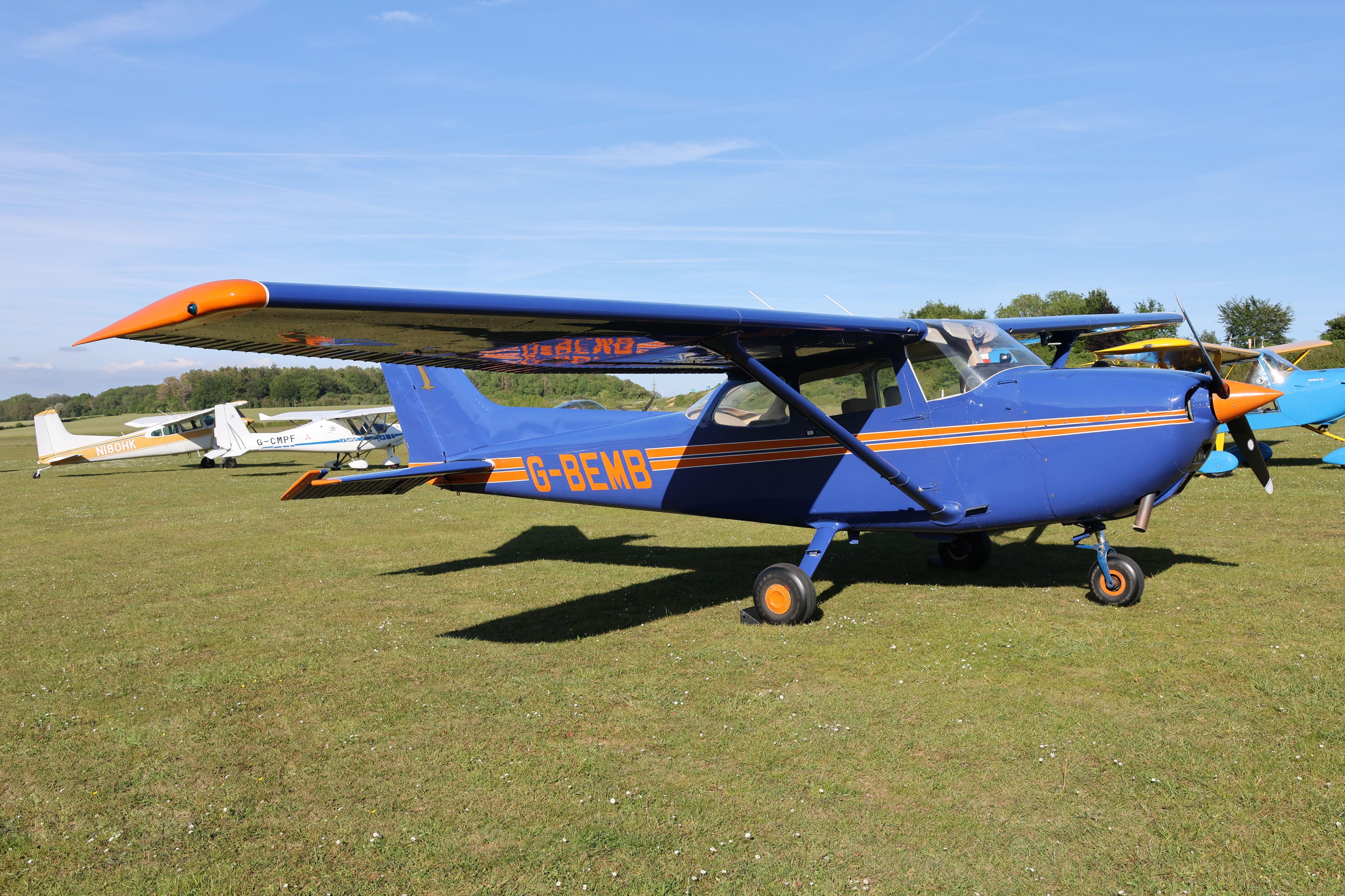 G-BEMB @ EGHP - G-BEMB 1976 Cessna F172M Skyhawk Popham
 - by PhilR