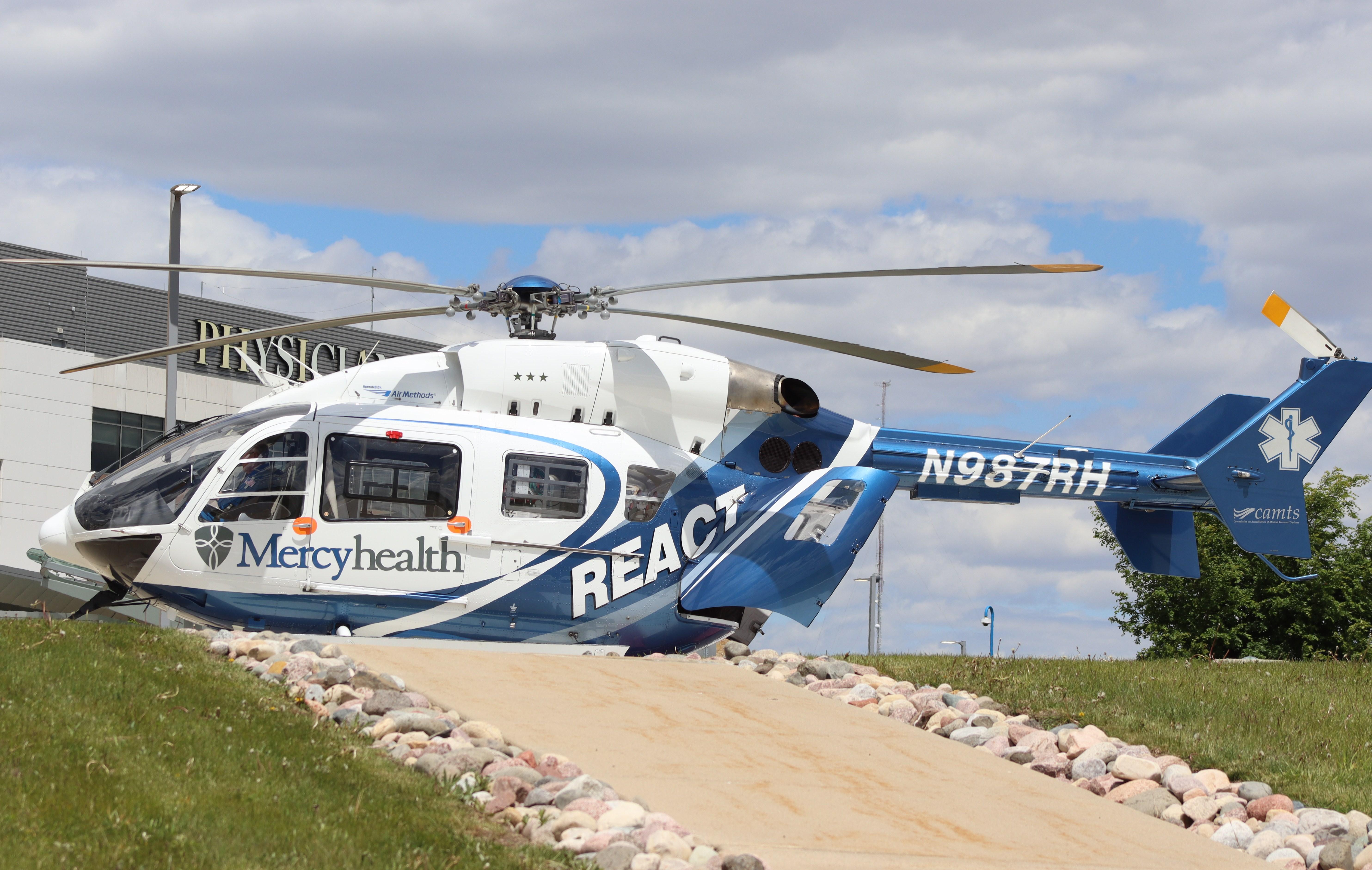 N987RH @ 82IL - Eurocopter MBB-BK 117 C-2 - by MarkPasqualino