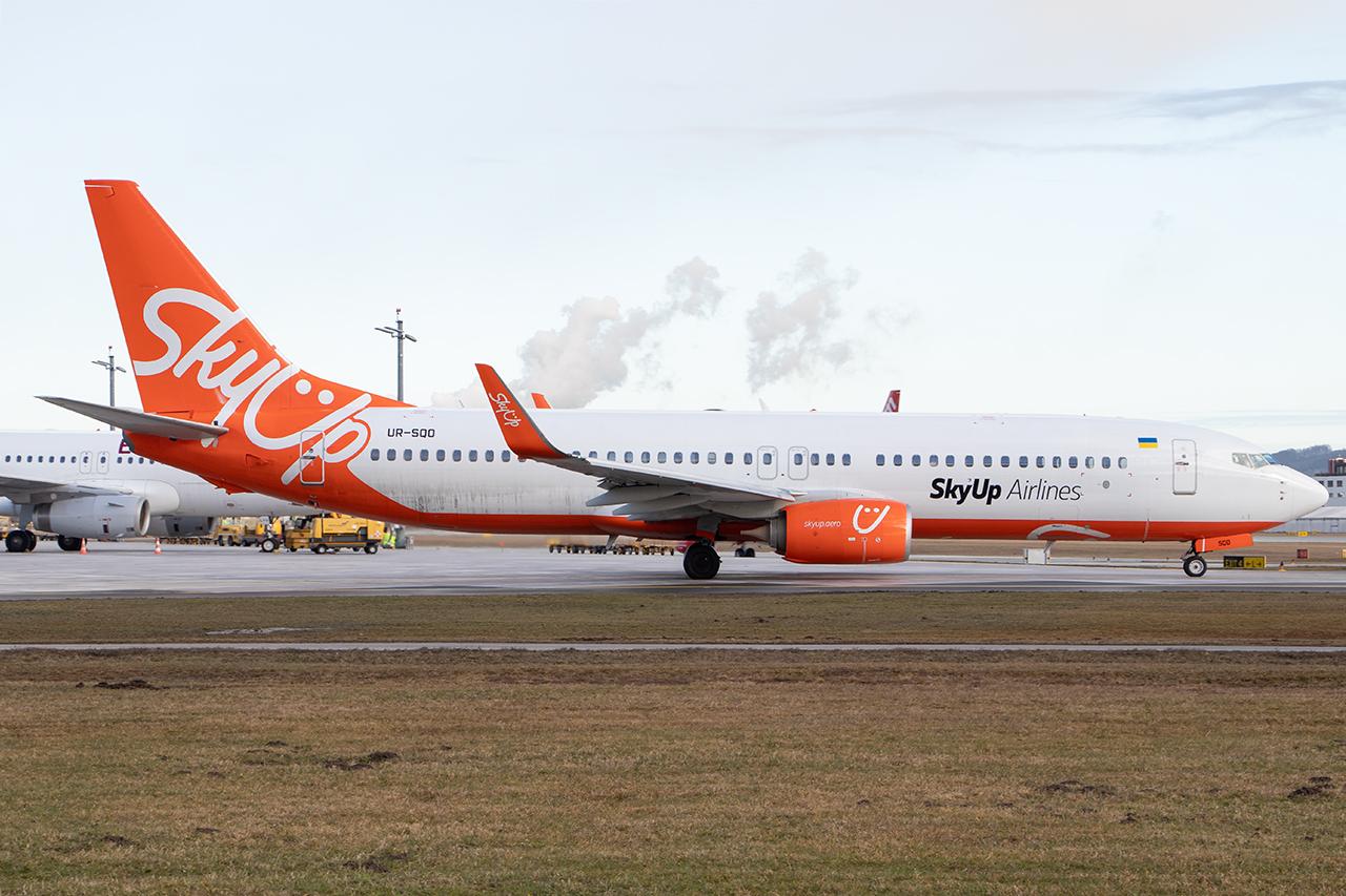 UR-SQO @ LOWS - Skyup 737-800 - by Andy Graf