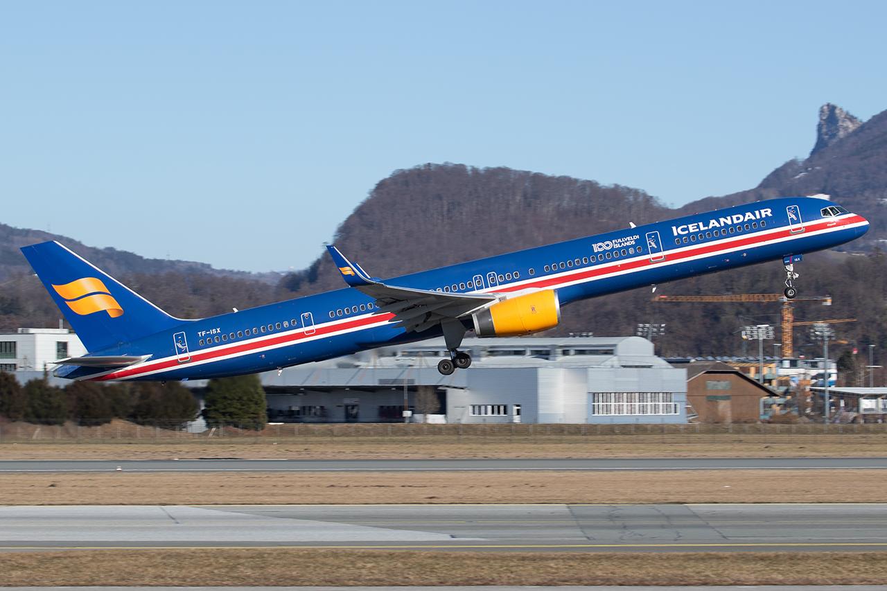 TF-ISX @ LOWS - Icelanair 757-300
 - by Andy Graf
