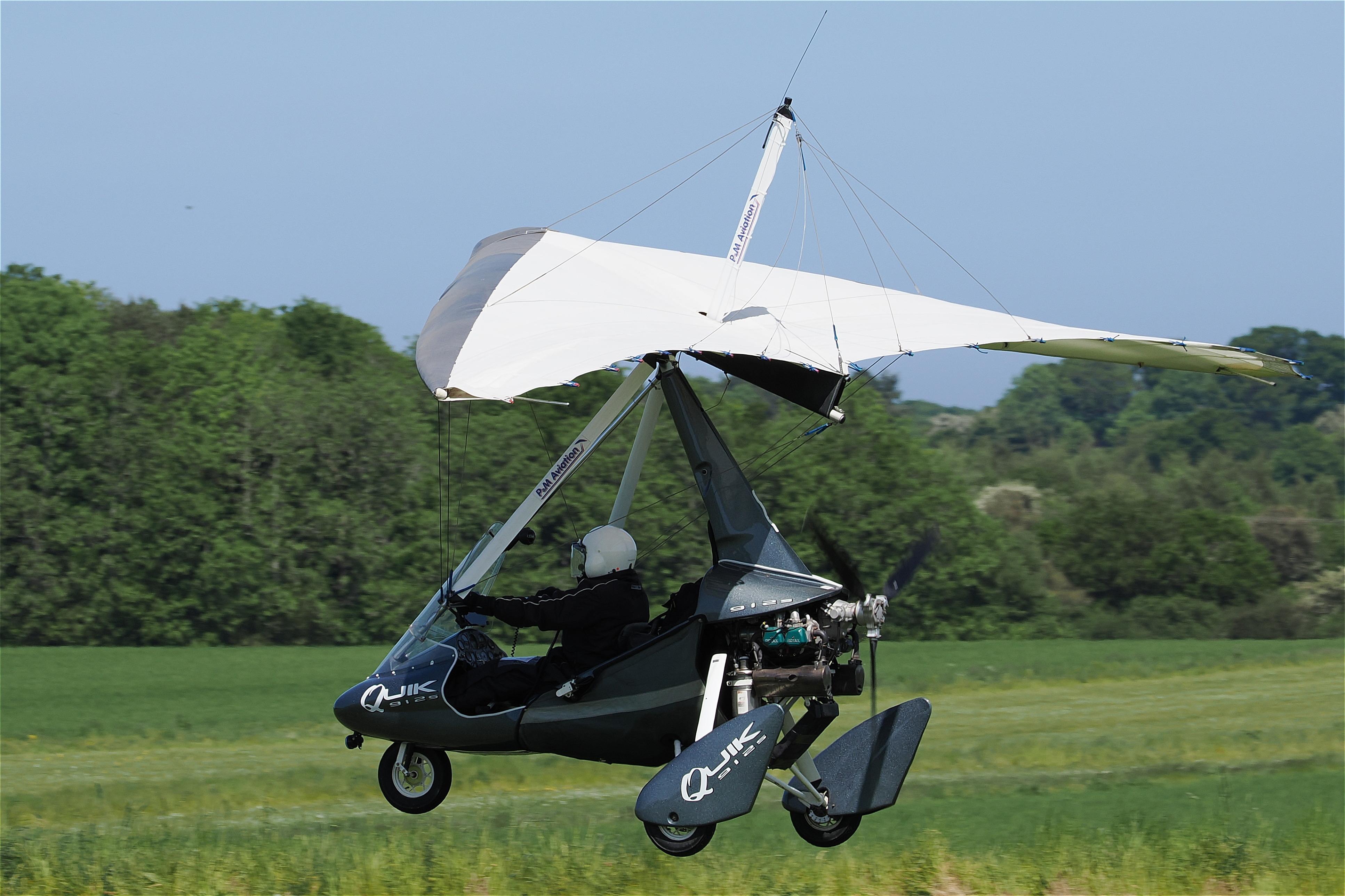 G-OJJV @ X3CX - Landing at Northrepps. - by Graham Reeve