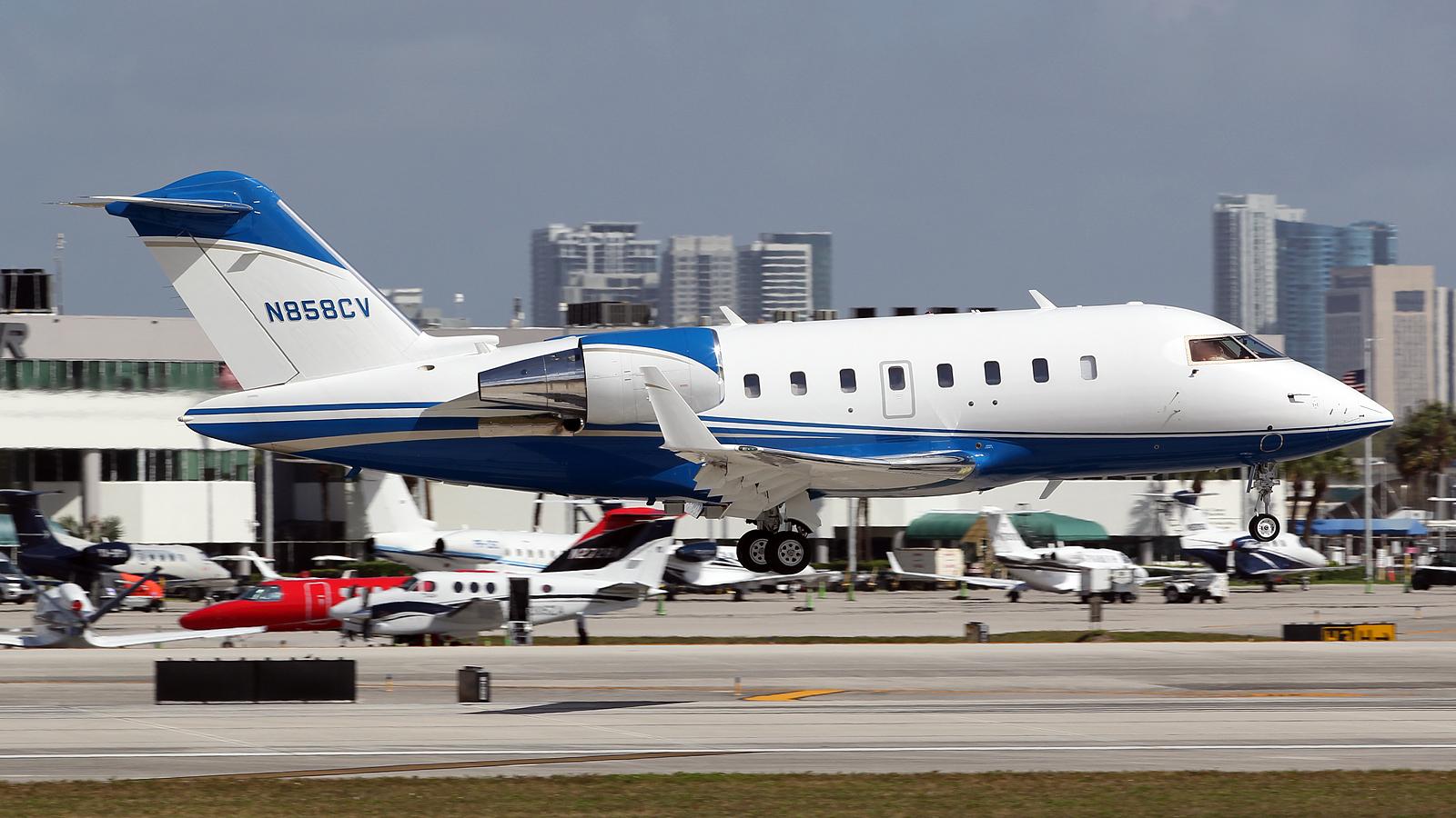 N615NK @ FLL - at fll - by Ronald