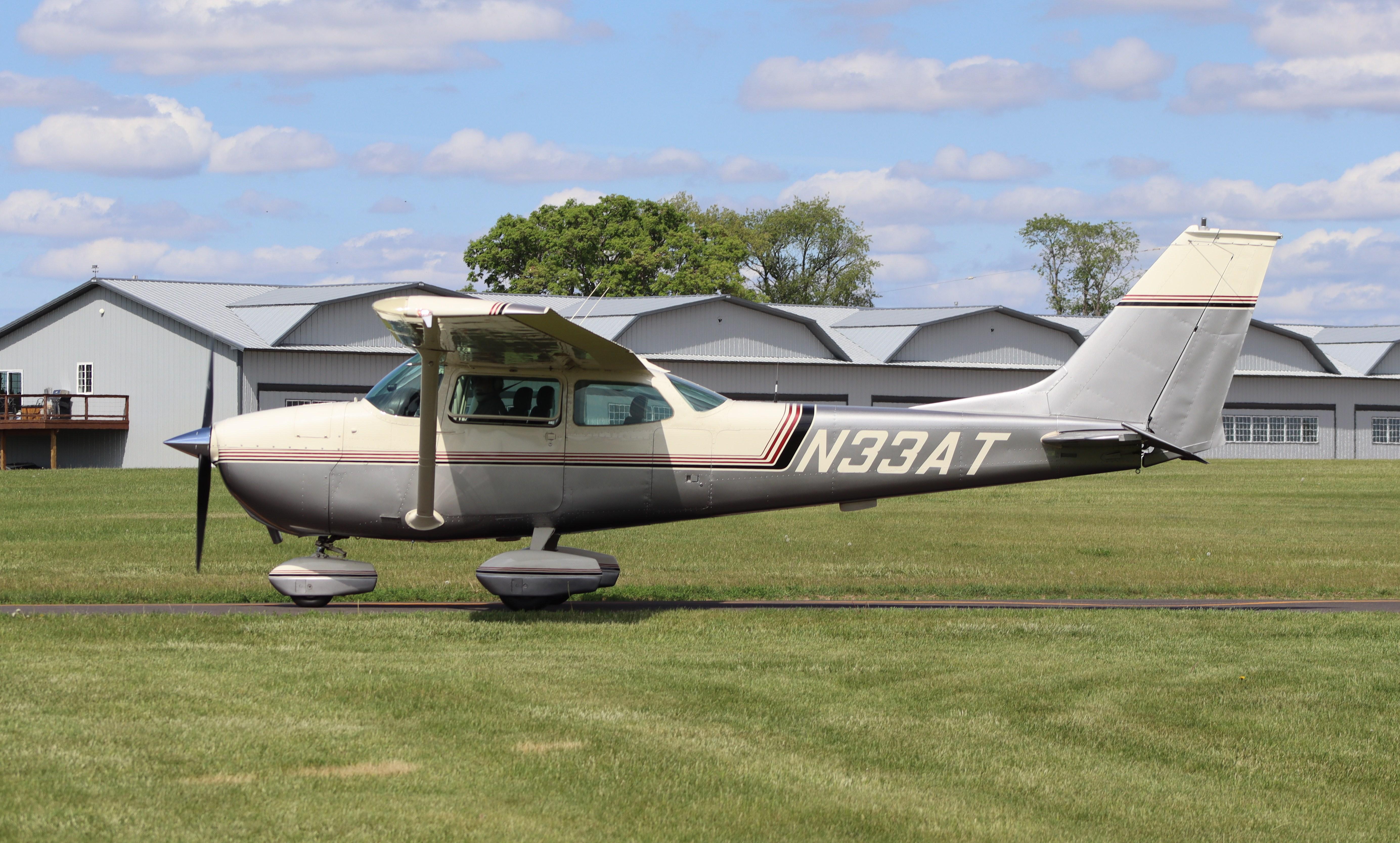 N33AT @ C77 - Cessna 172K - by MarkPasqualino