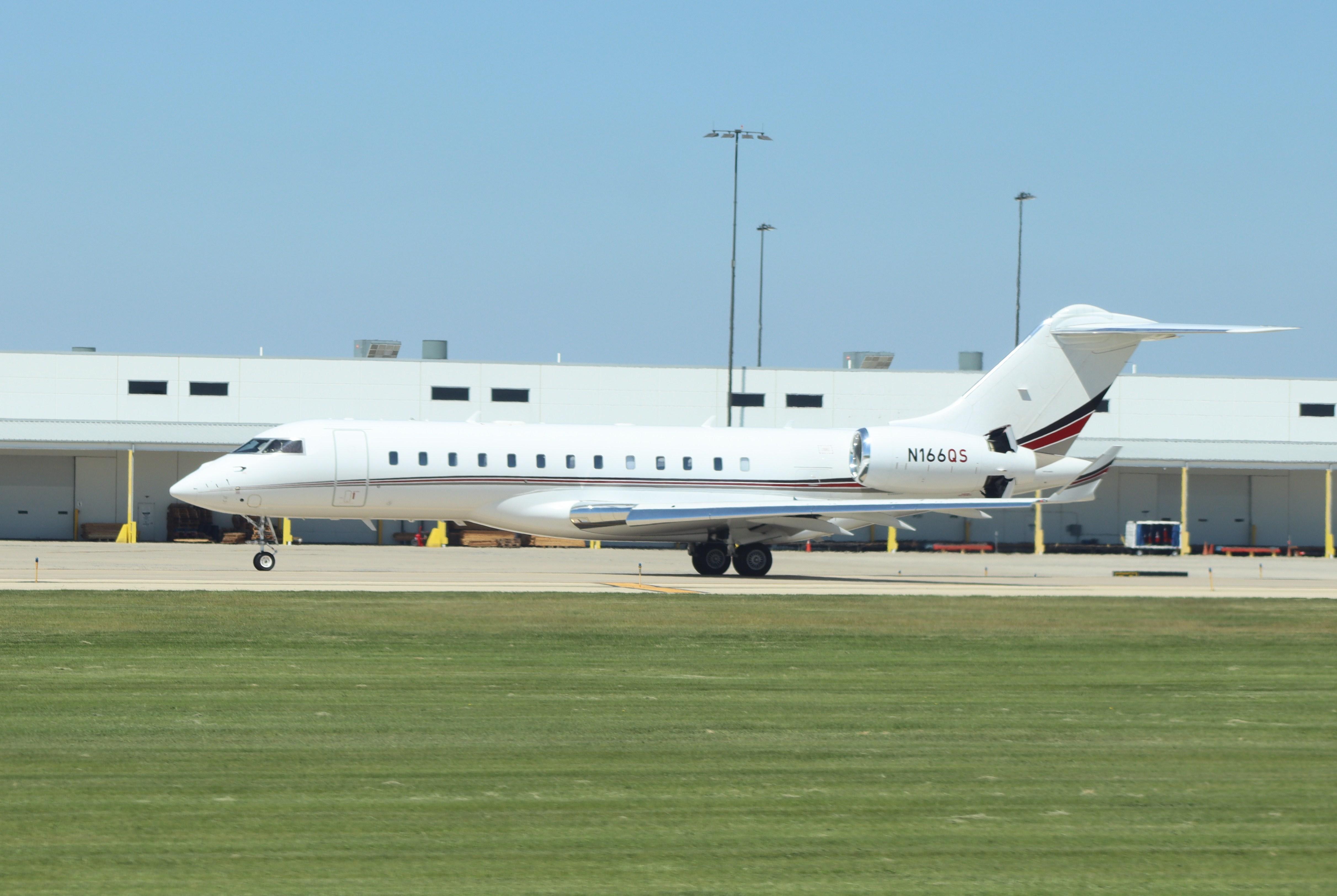 N166QS @ KRFD - Bombardier Global 6000 - by MarkPasqualino