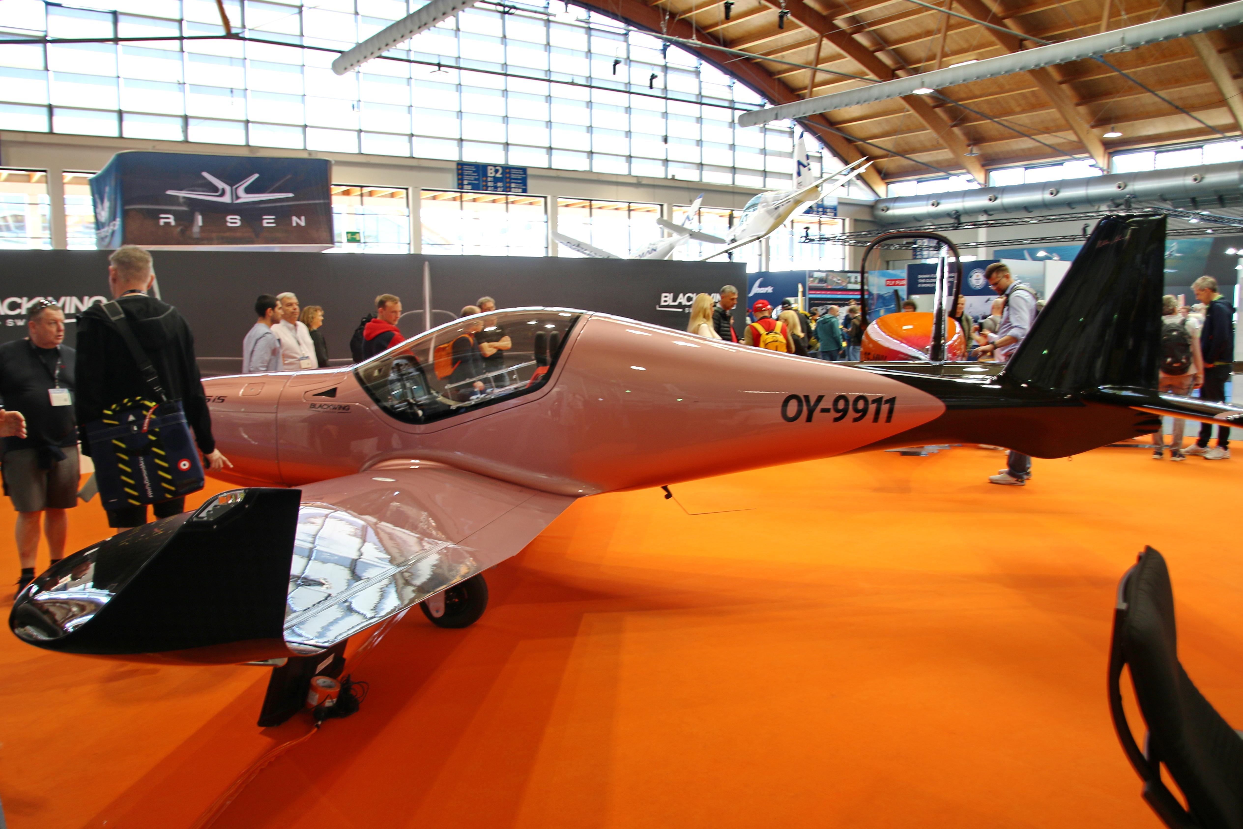 OY-9911 photo, click to enlarge