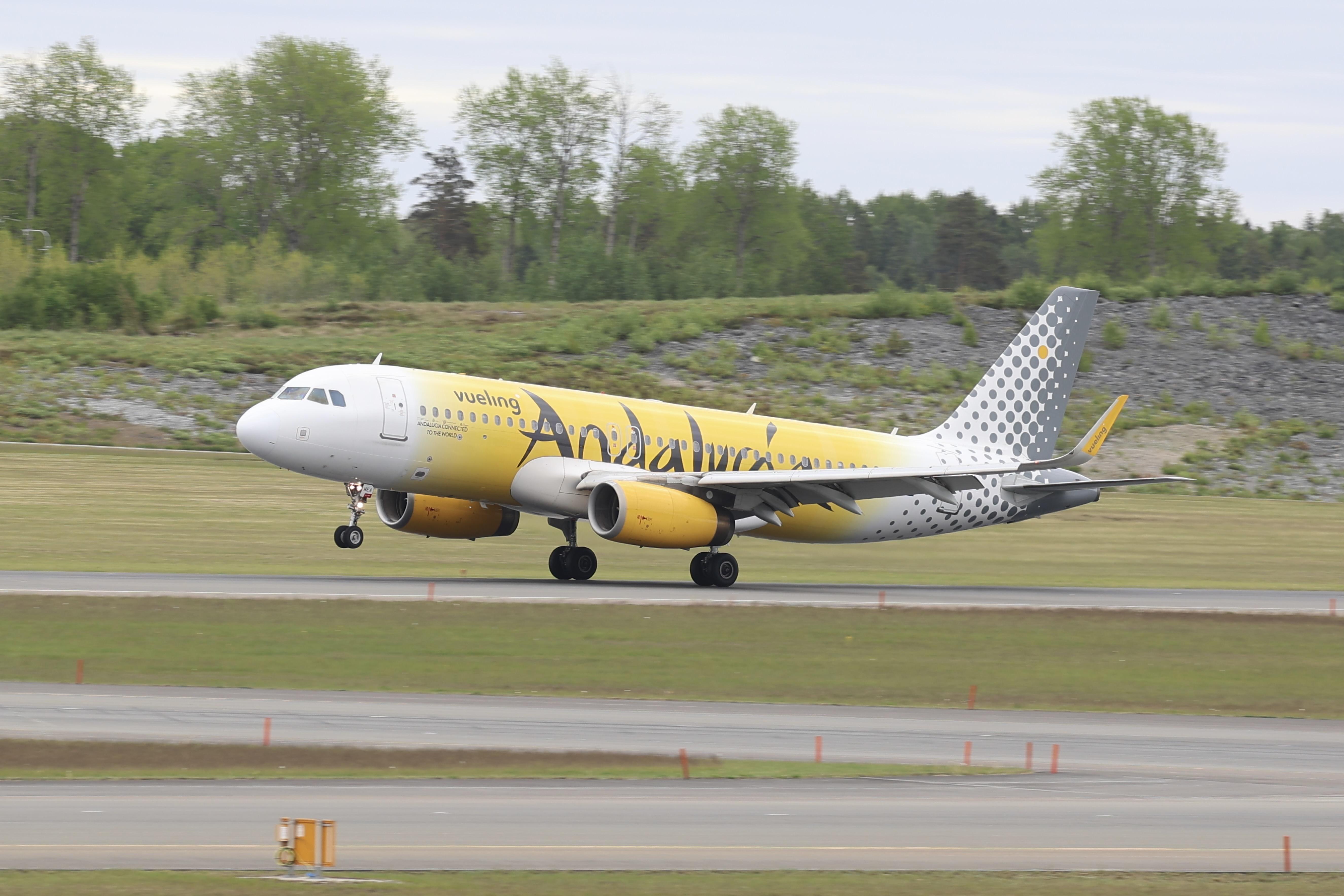 EC-MEA @ ESSA - Rwy 01R - by wijken